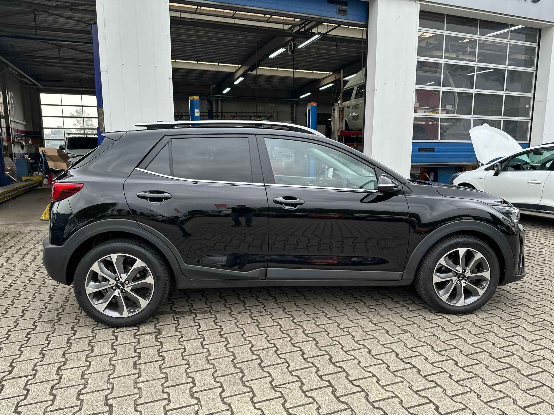 Kia Stonic 1.0 T-GDi MHEV DynamicPlusLine (BOVAG/RIJKLAAR) - 11/29