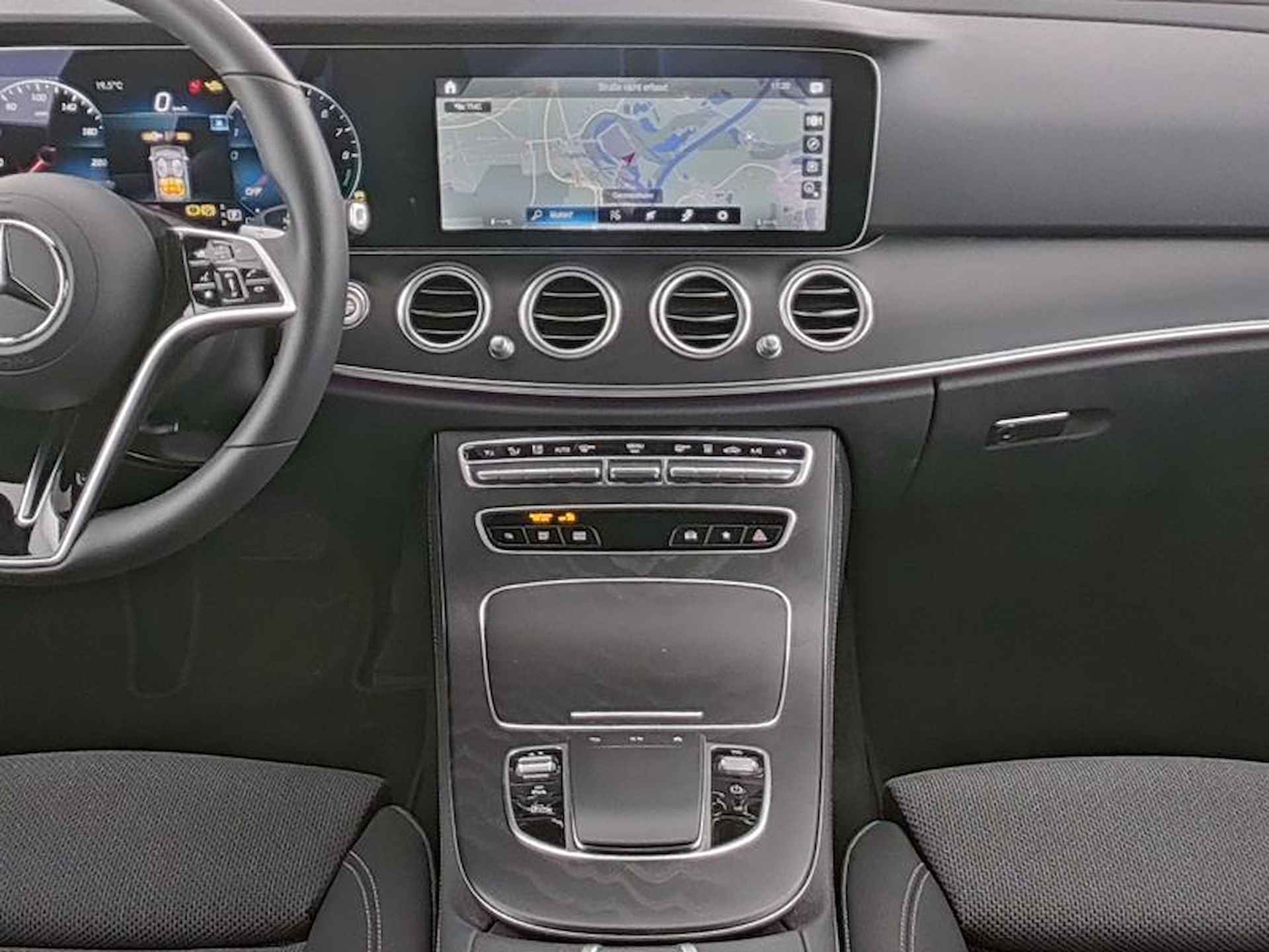 Mercedes-Benz E-Klasse 300 e Avantgarde Distronic WideScreen LED Camera - 6/10