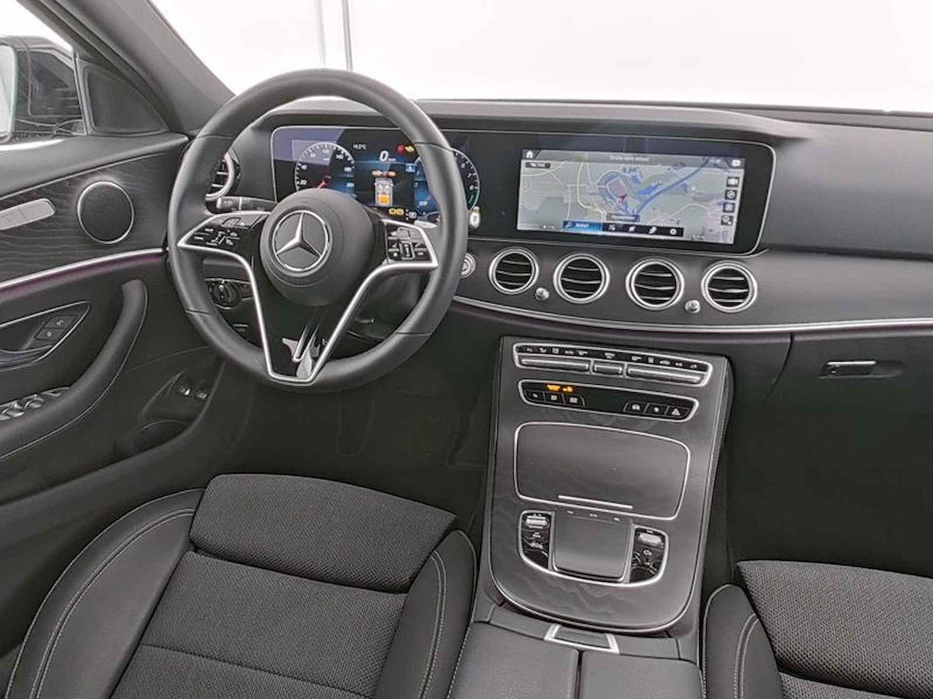 Mercedes-Benz E-Klasse 300 e Avantgarde Distronic WideScreen LED Camera - 7/10