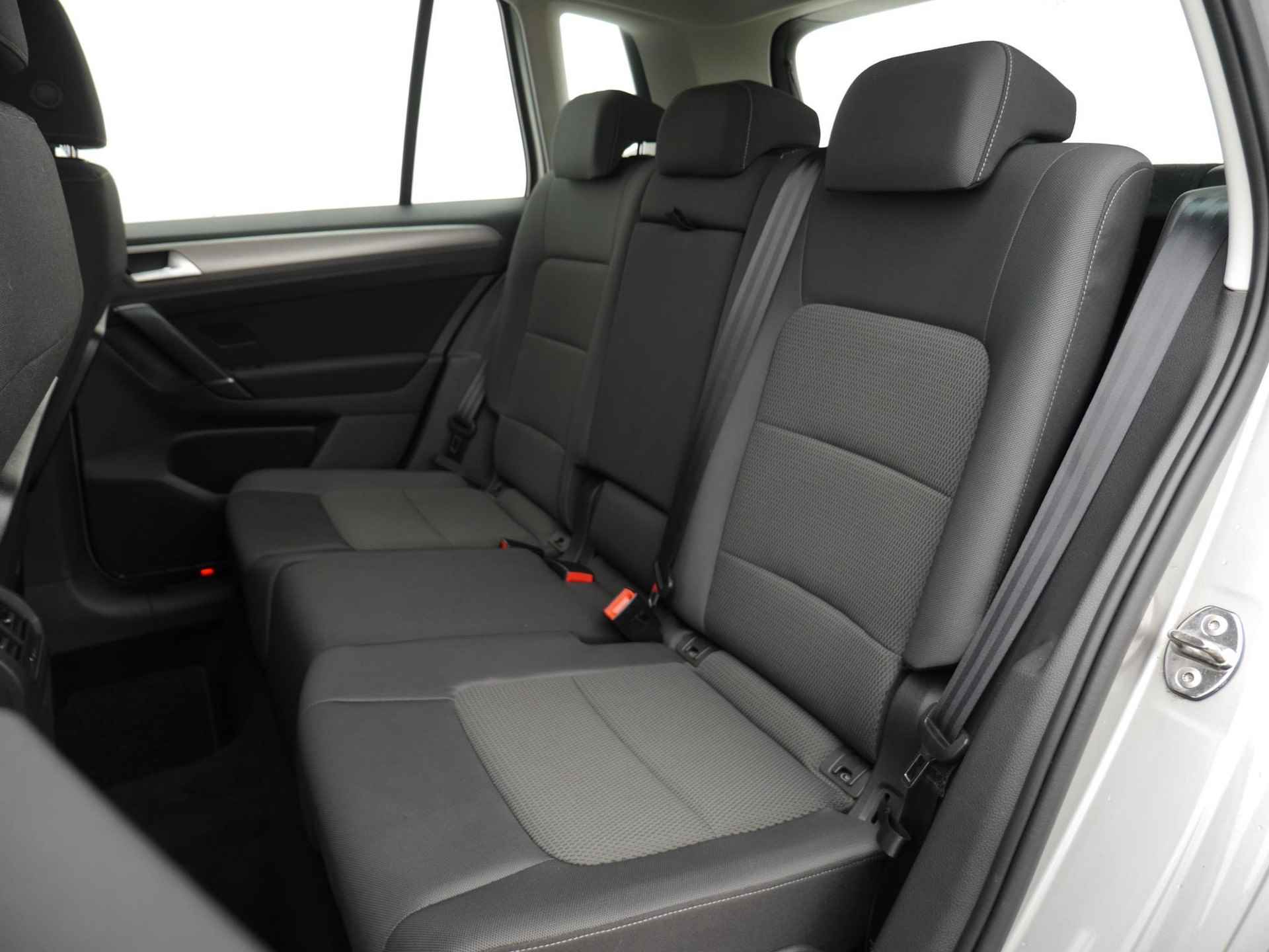 Volkswagen Golf Sportsvan 1.4 TSI Comfortline 125 Pk | Trekhaak | Navigatie | Cruise Control | Climate Control | 1e Eigenaar | Dealer Onderhouden - 38/43