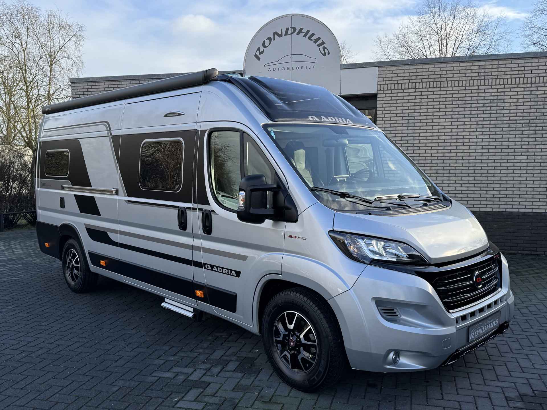 Adria Twin Supreme 640 SLB 160 pk AUTOMAAT 9-Traps Euro6 Fiat Ducato **Enkele lengtebedden/4 zitplaatsen/Luifel/Trekhaak/Slechts 35.75 - 2/81