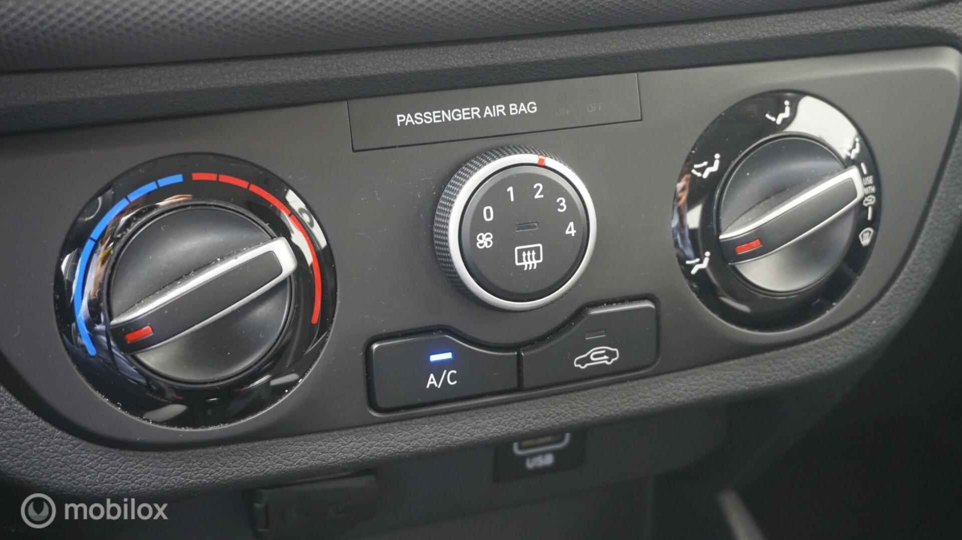 Hyundai i10 1.0 Comfort Airconditioning | Cruise Control| Carplay/Android Auto - 18/32