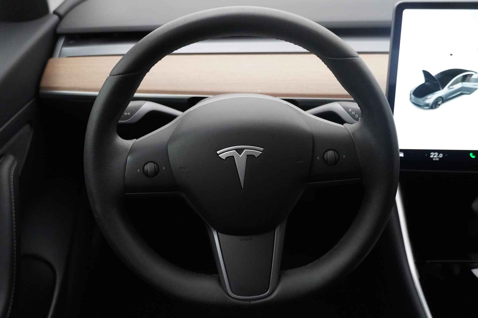 Tesla Model 3 BWJ 2020 238 PK Standard RWD Plus 60 kWh CAMERA / AUTOPILOT / NAVI / CLIMA / CRUISE/ APPLE MUSIC / SPOTIFY / LEDER / PANORAMA DAK - 30/31