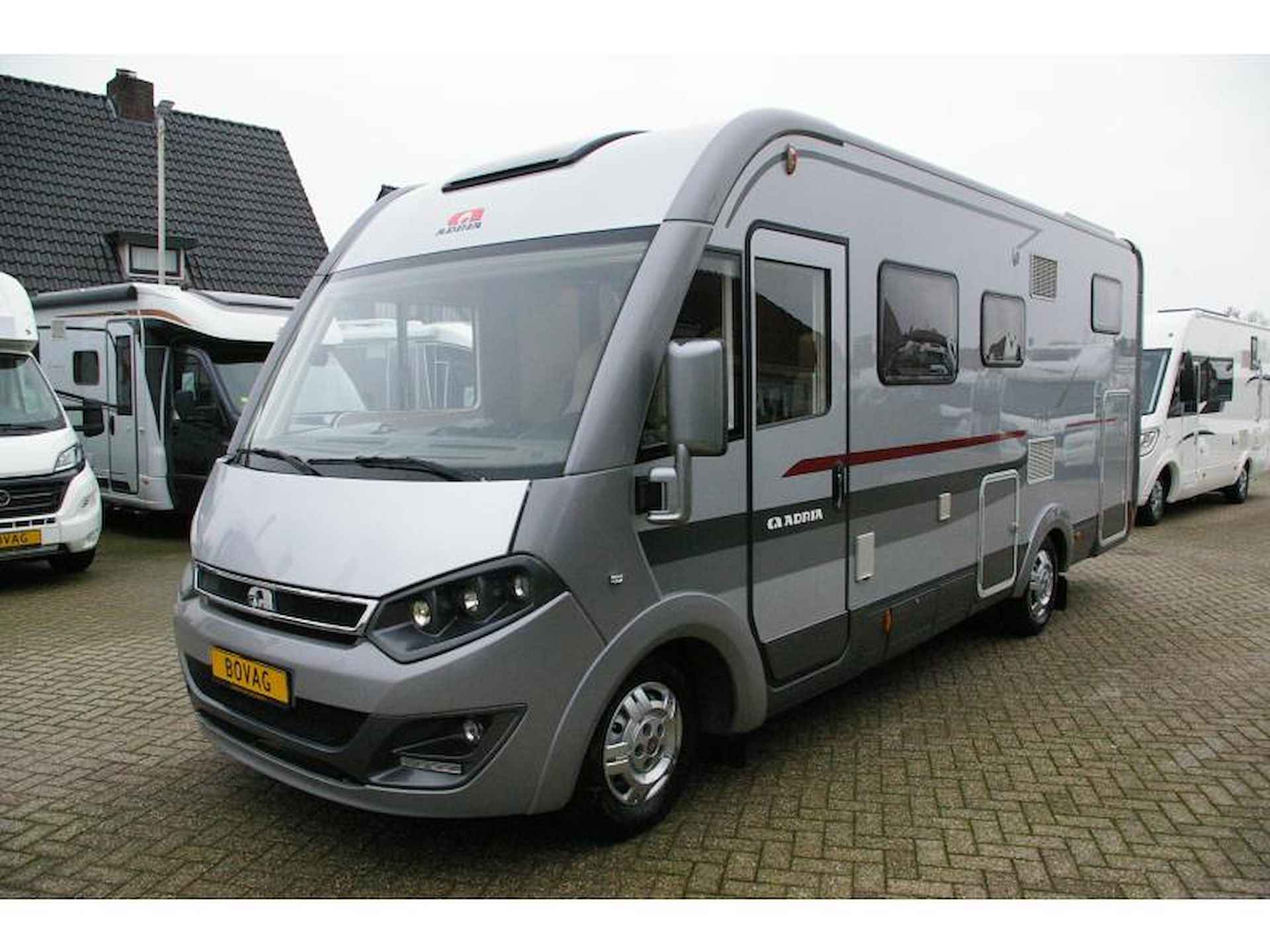 Adria Sonic Supreme 701 SL Enkele bedden, Hefbed - 4/24