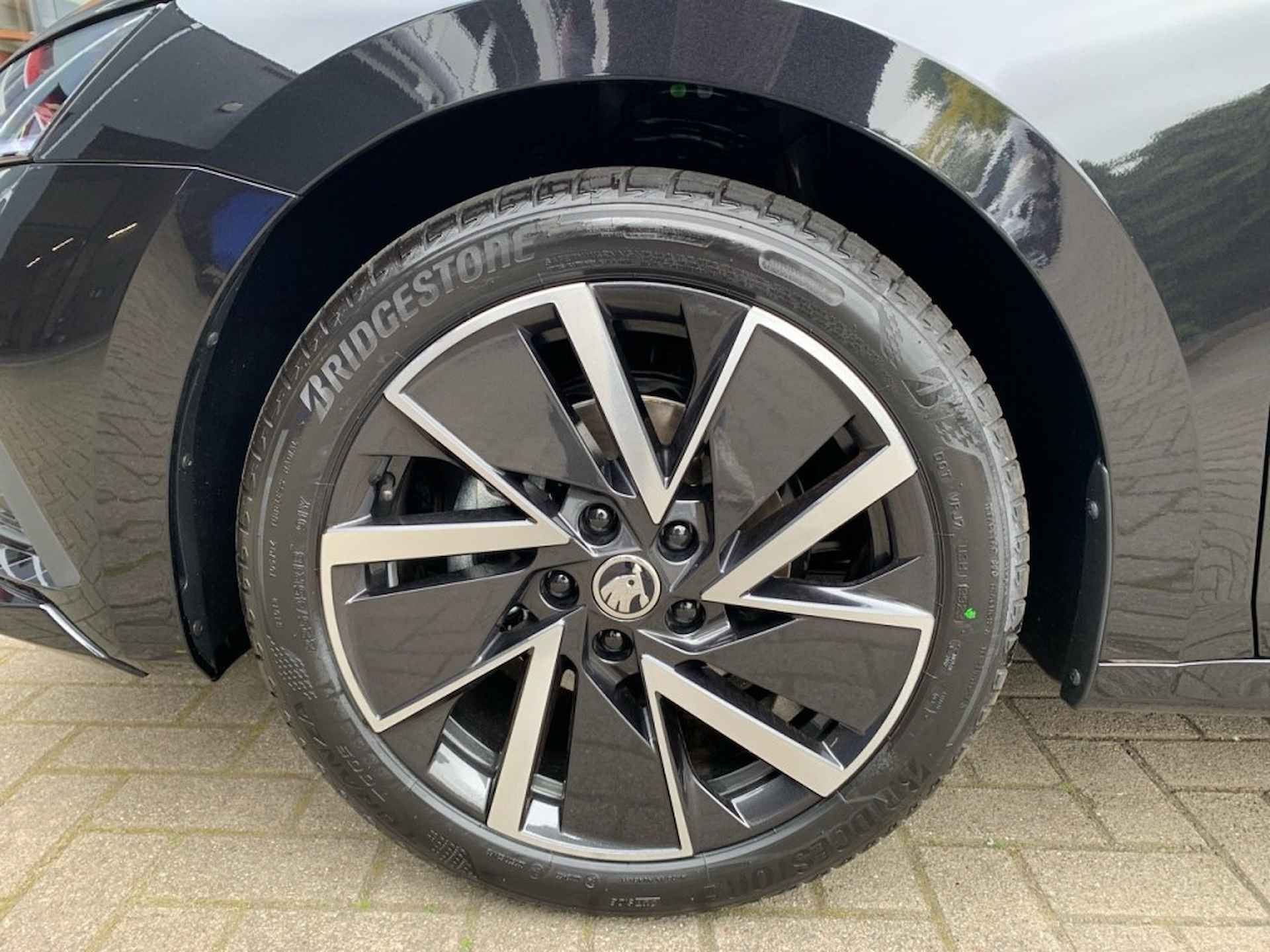 SKODA Octavia 1.5eTSI SPORT-LINE PANO-DAK/ACC/CAMERA/CARPLAY/5JR/100.000KM - 9/25