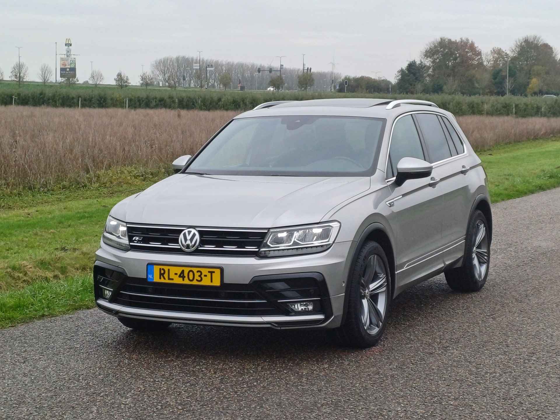 Volkswagen Tiguan 1.4 TSI ACT Comfortline Business R | R-Line | Pano | Trekh | NL | 19 " | LED | Digi Dash - 4/64