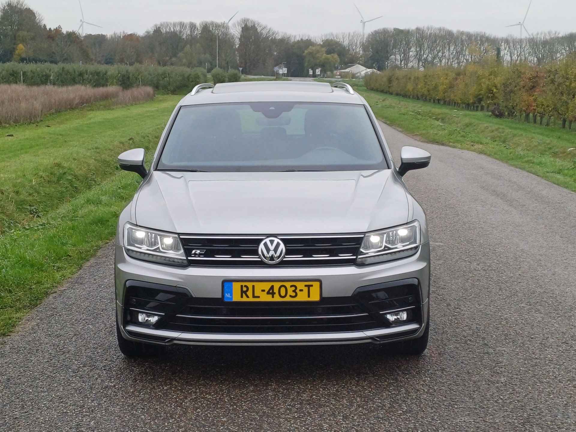 Volkswagen Tiguan 1.4 TSI ACT Comfortline Business R | R-Line | Pano | Trekh | NL | 19 " | LED | Digi Dash - 5/64