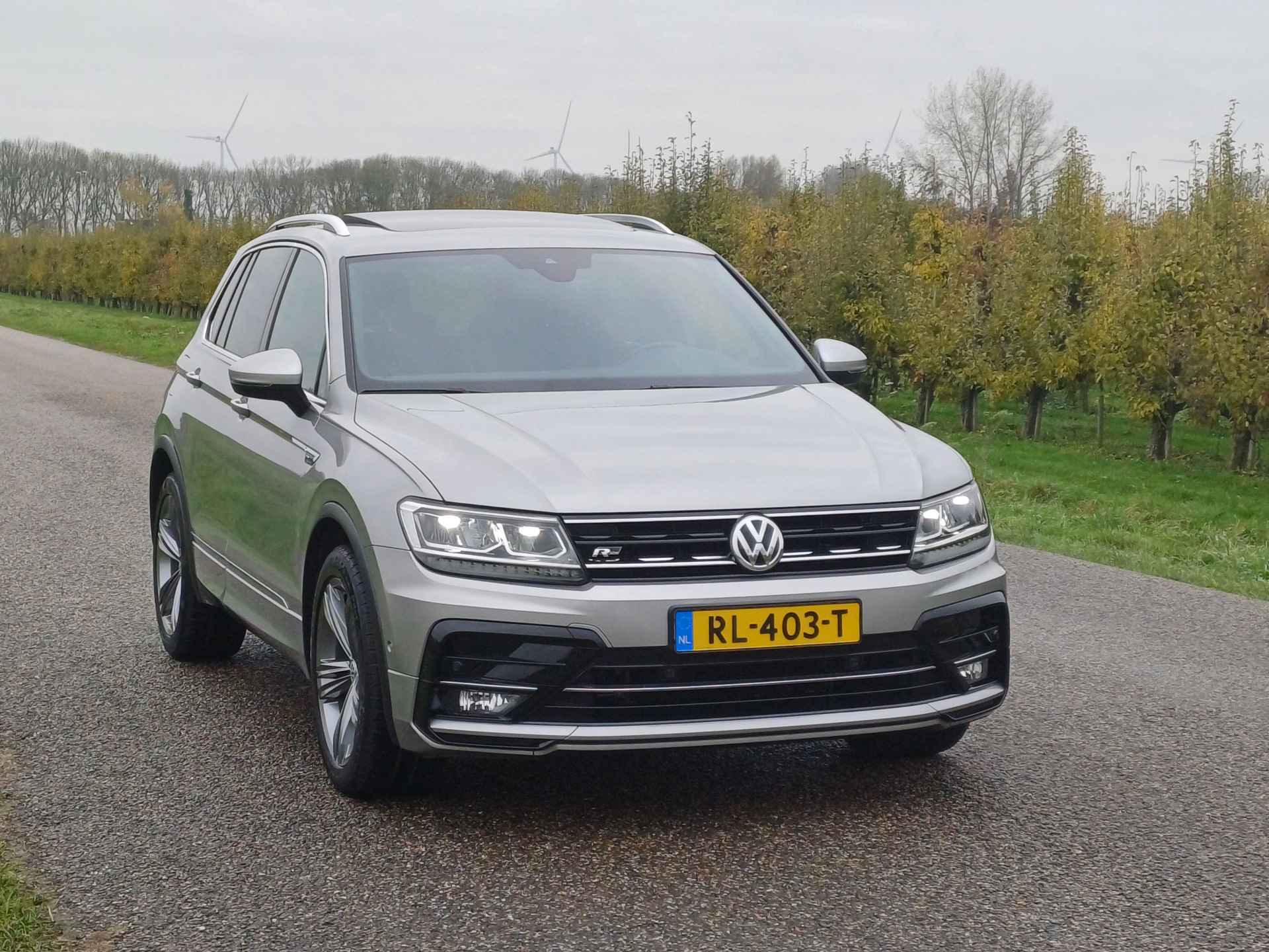 Volkswagen Tiguan 1.4 TSI ACT Comfortline Business R | R-Line | Pano | Trekh | NL | 19 " | LED | Digi Dash - 6/64