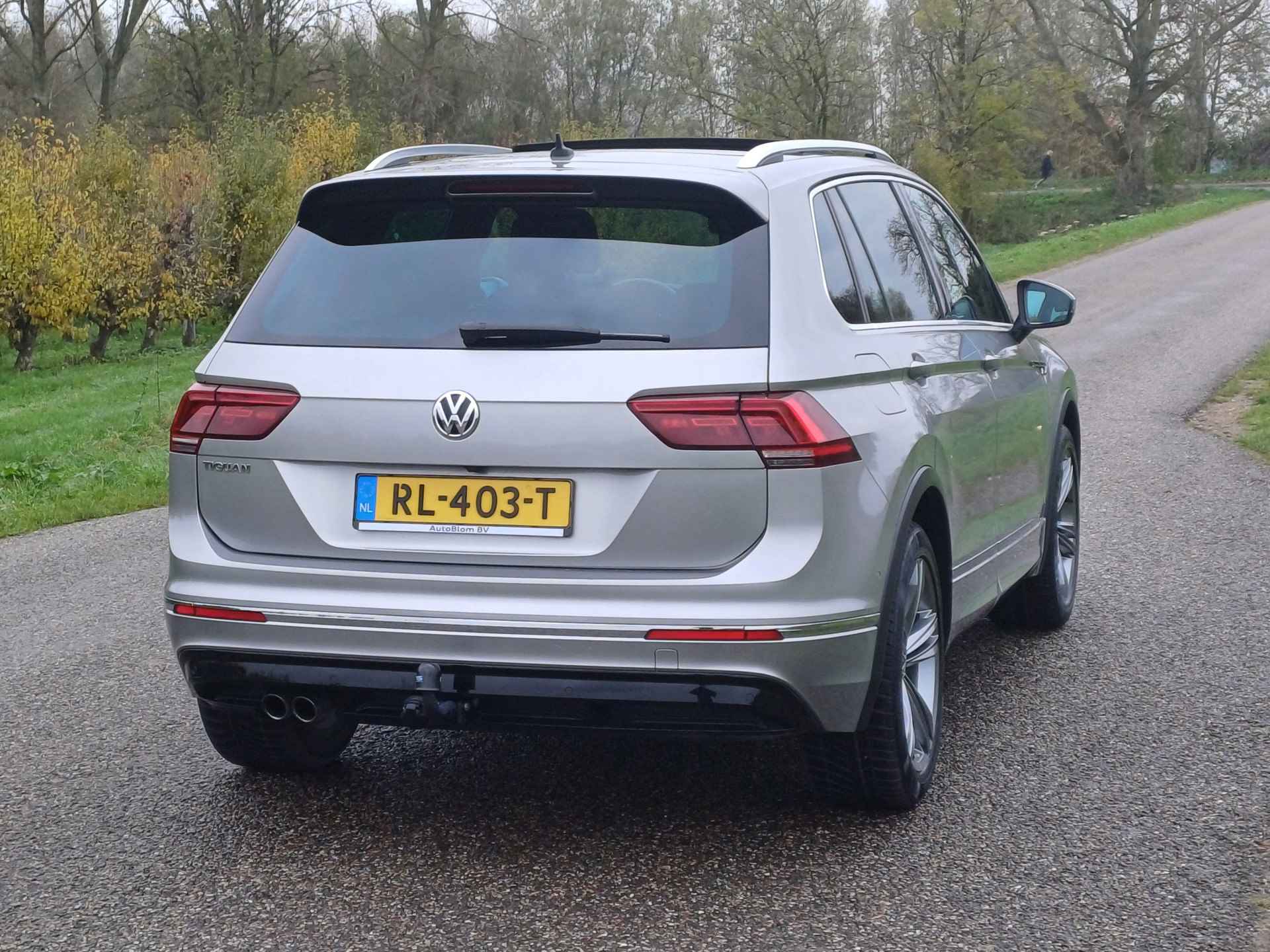 Volkswagen Tiguan 1.4 TSI ACT Comfortline Business R | R-Line | Pano | Trekh | NL | 19 " | LED | Digi Dash - 7/64