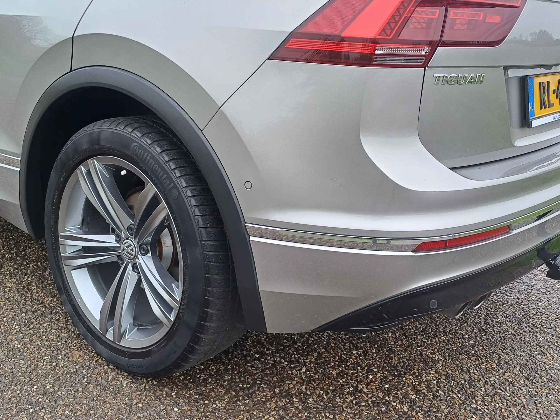 Volkswagen Tiguan 1.4 TSI ACT Comfortline Business R | R-Line | Pano | Trekh | NL | 19 " | LED | Digi Dash - 16/64