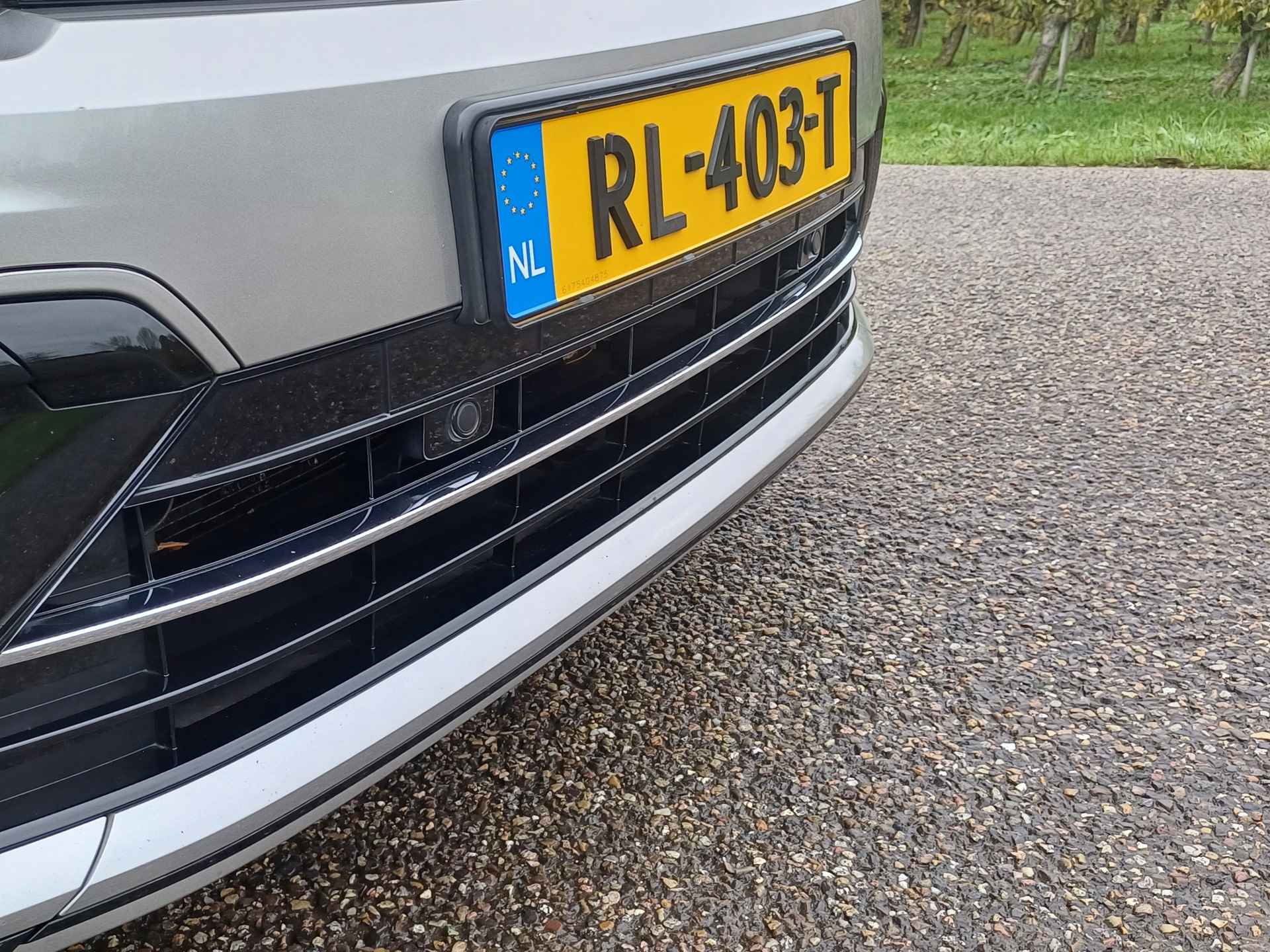 Volkswagen Tiguan 1.4 TSI ACT Comfortline Business R | R-Line | Pano | Trekh | NL | 19 " | LED | Digi Dash - 31/64