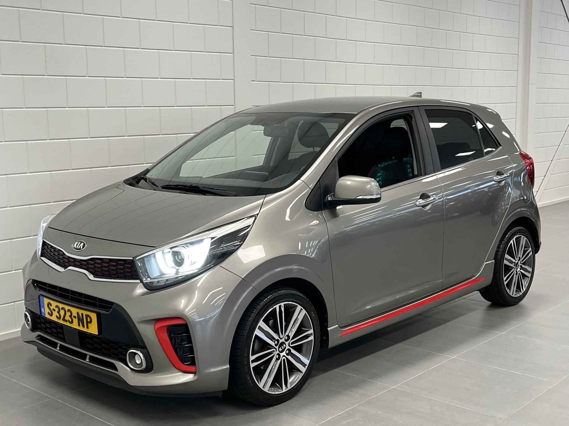 Kia Picanto 1.2 CVVT GT Line AUTOMAAT! | NAVIGATIE | LEDER | PARKEERCAMERA | ZEER COMPLEET! - 3/45