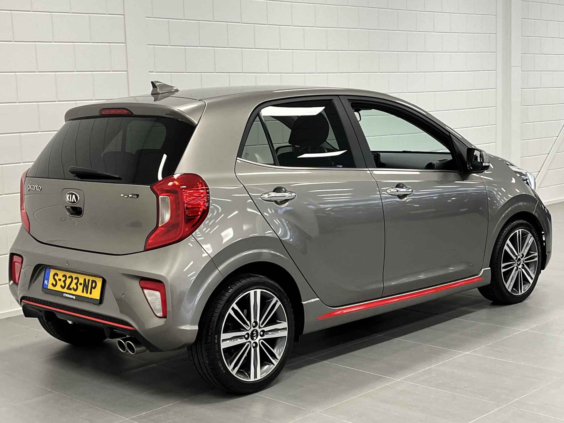 Kia Picanto 1.2 CVVT GT Line AUTOMAAT! | NAVIGATIE | LEDER | PARKEERCAMERA | ZEER COMPLEET! - 4/45