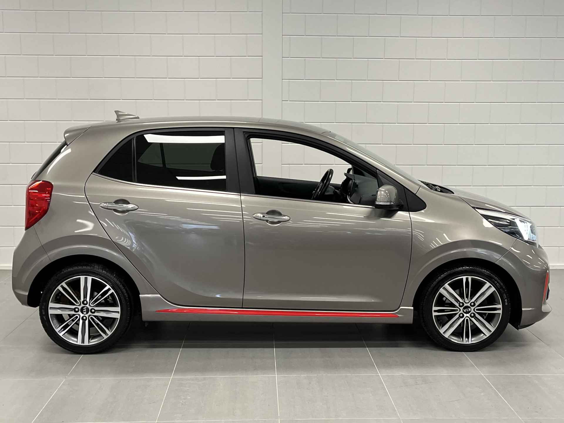 Kia Picanto 1.2 CVVT GT Line AUTOMAAT! | NAVIGATIE | LEDER | PARKEERCAMERA | ZEER COMPLEET! - 7/45