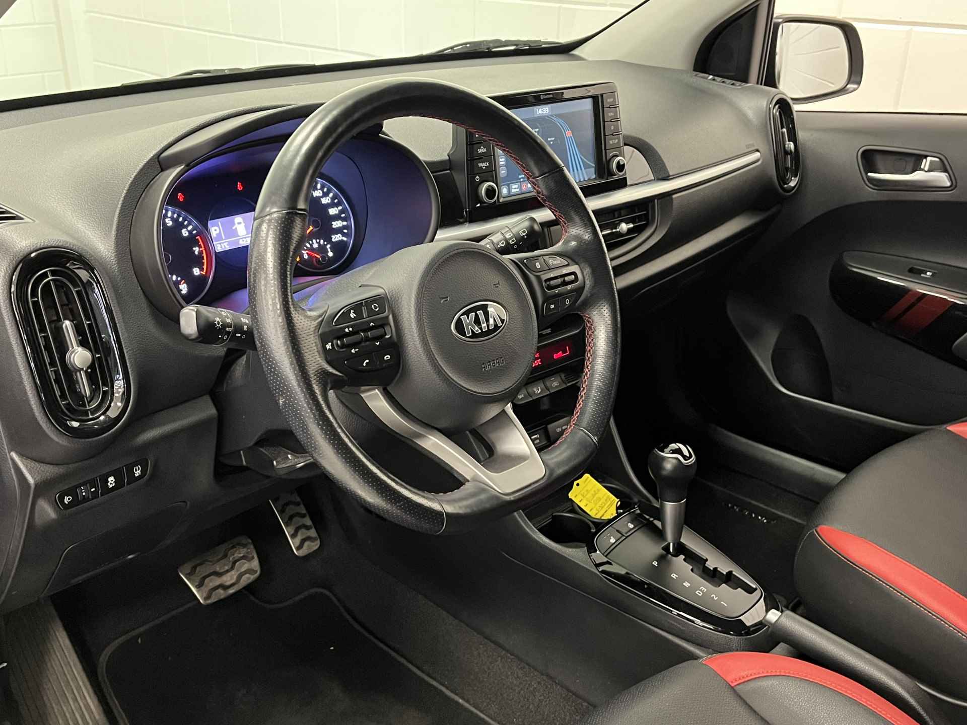 Kia Picanto 1.2 CVVT GT Line AUTOMAAT! | NAVIGATIE | LEDER | PARKEERCAMERA | ZEER COMPLEET! - 15/45