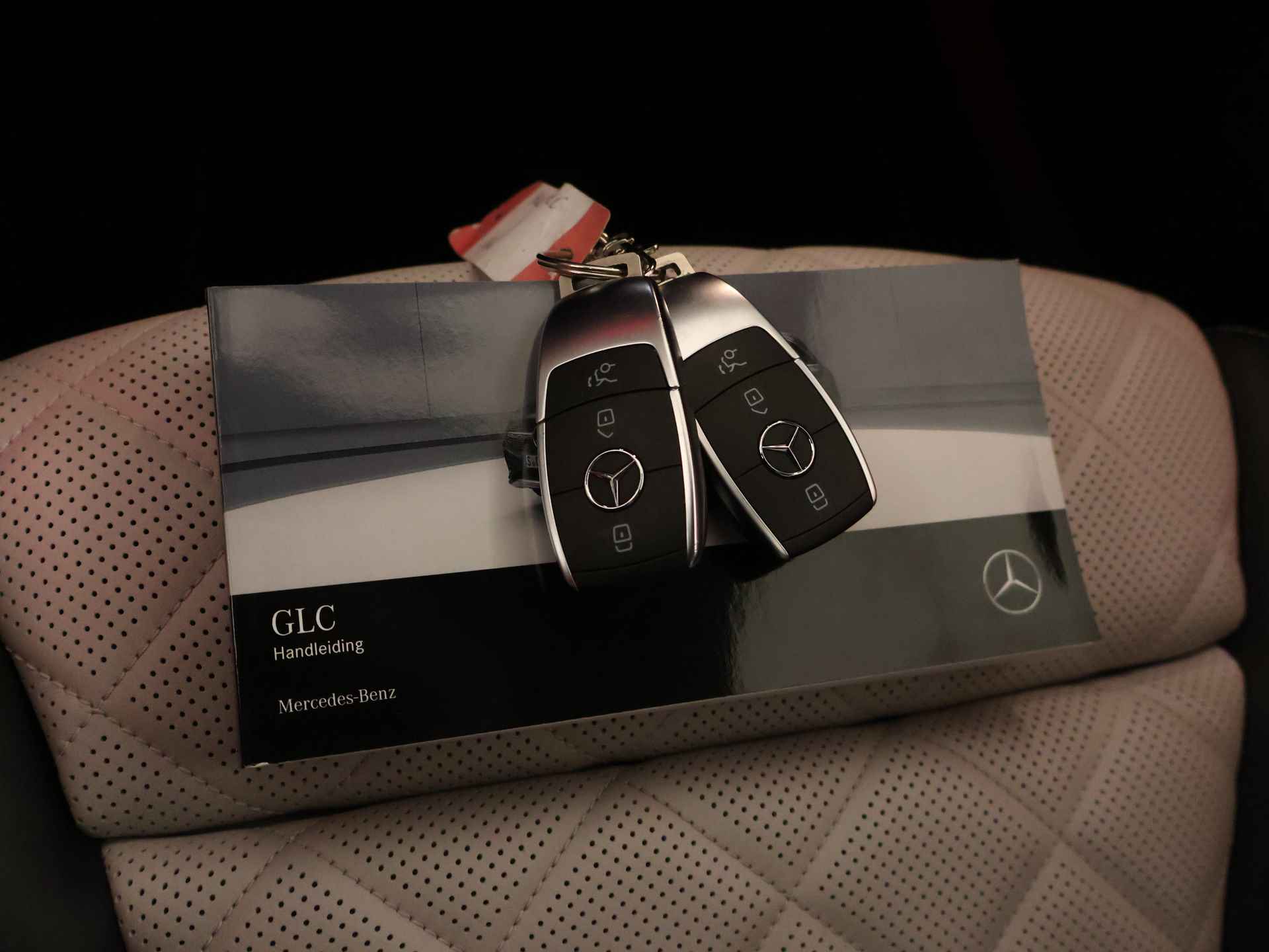 Mercedes-Benz GLC 200 AMG Nightpakket | Manufaktuur Interieur | Panoramadak | Burmester Audio | Memory | Keyless Go | Augmented Reality | Inclusief 24 maanden MB Certified garantie voor Europa. - 14/44