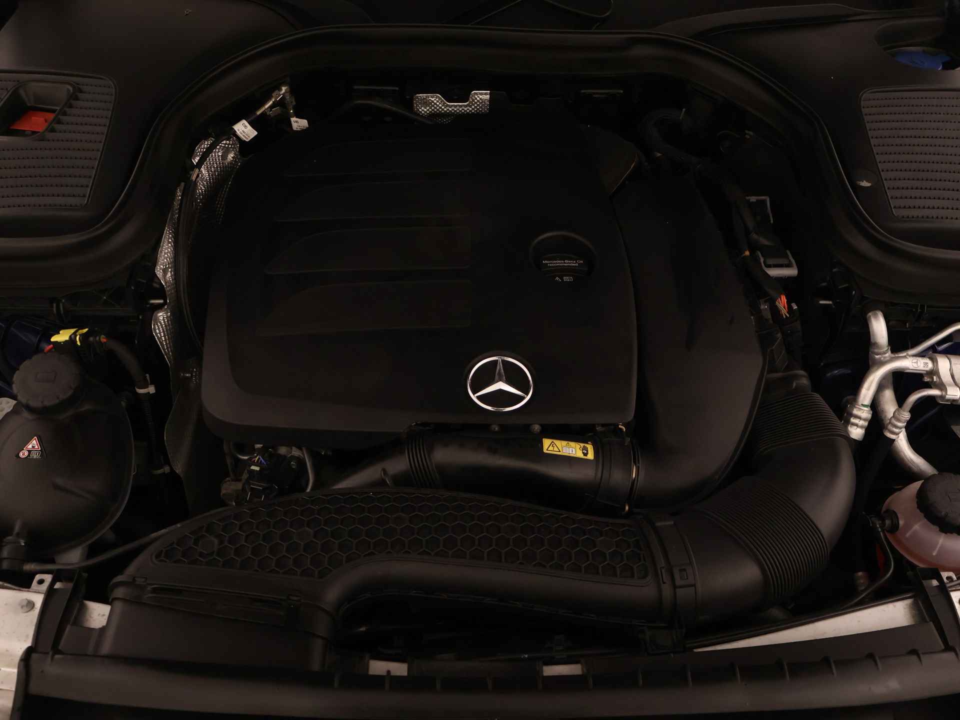 Mercedes-Benz GLC 200 AMG Nightpakket | Manufaktuur Interieur | Panoramadak | Burmester Audio | Memory | Keyless Go | Augmented Reality | Inclusief 24 maanden MB Certified garantie voor Europa. - 41/44