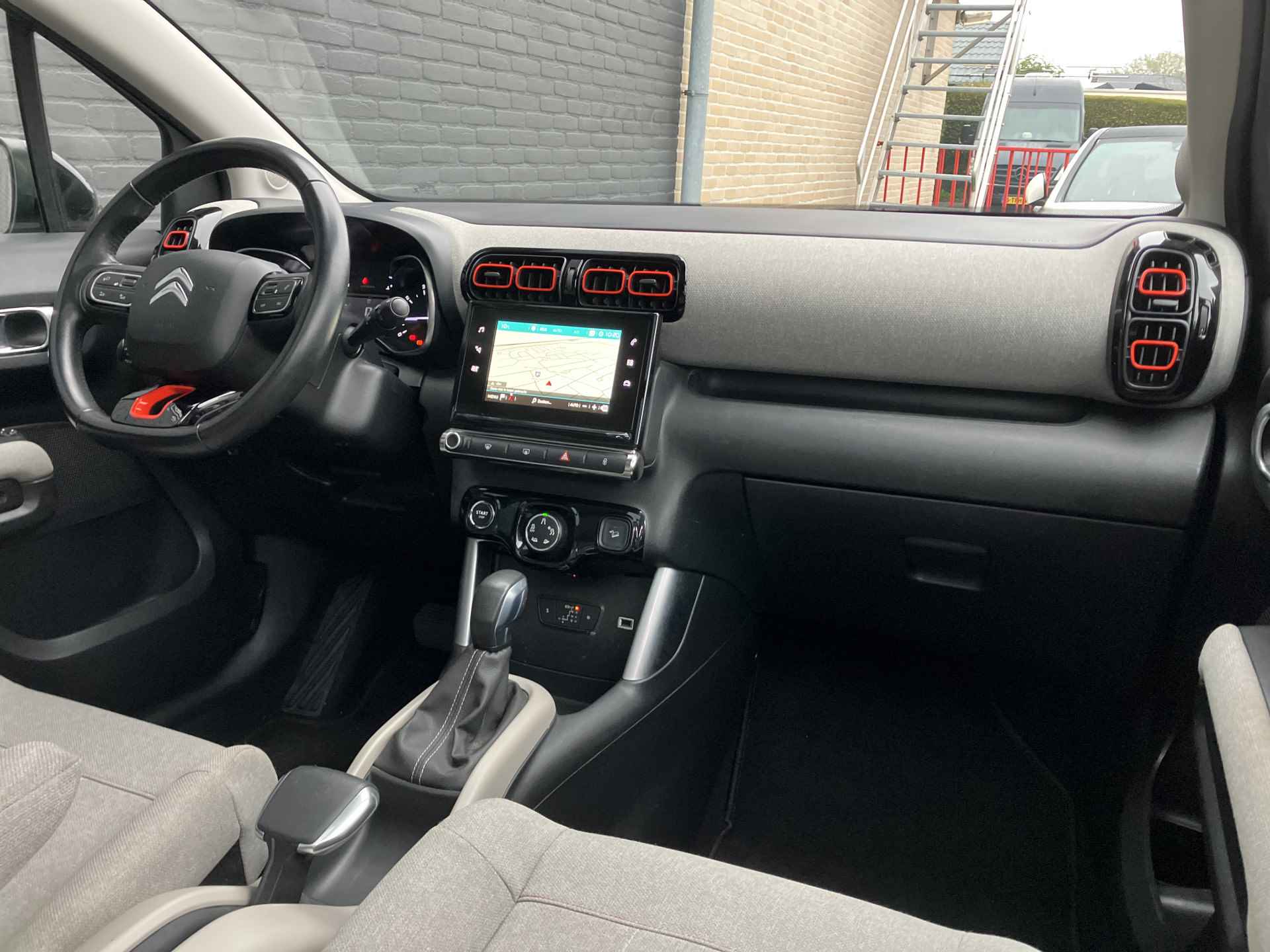 Citroën C3 Aircross 1.2 PureTech S&S Shine AUT. | navigatie | panoramadak | camera | apple carplay/android auto | keyless entry - 18/40