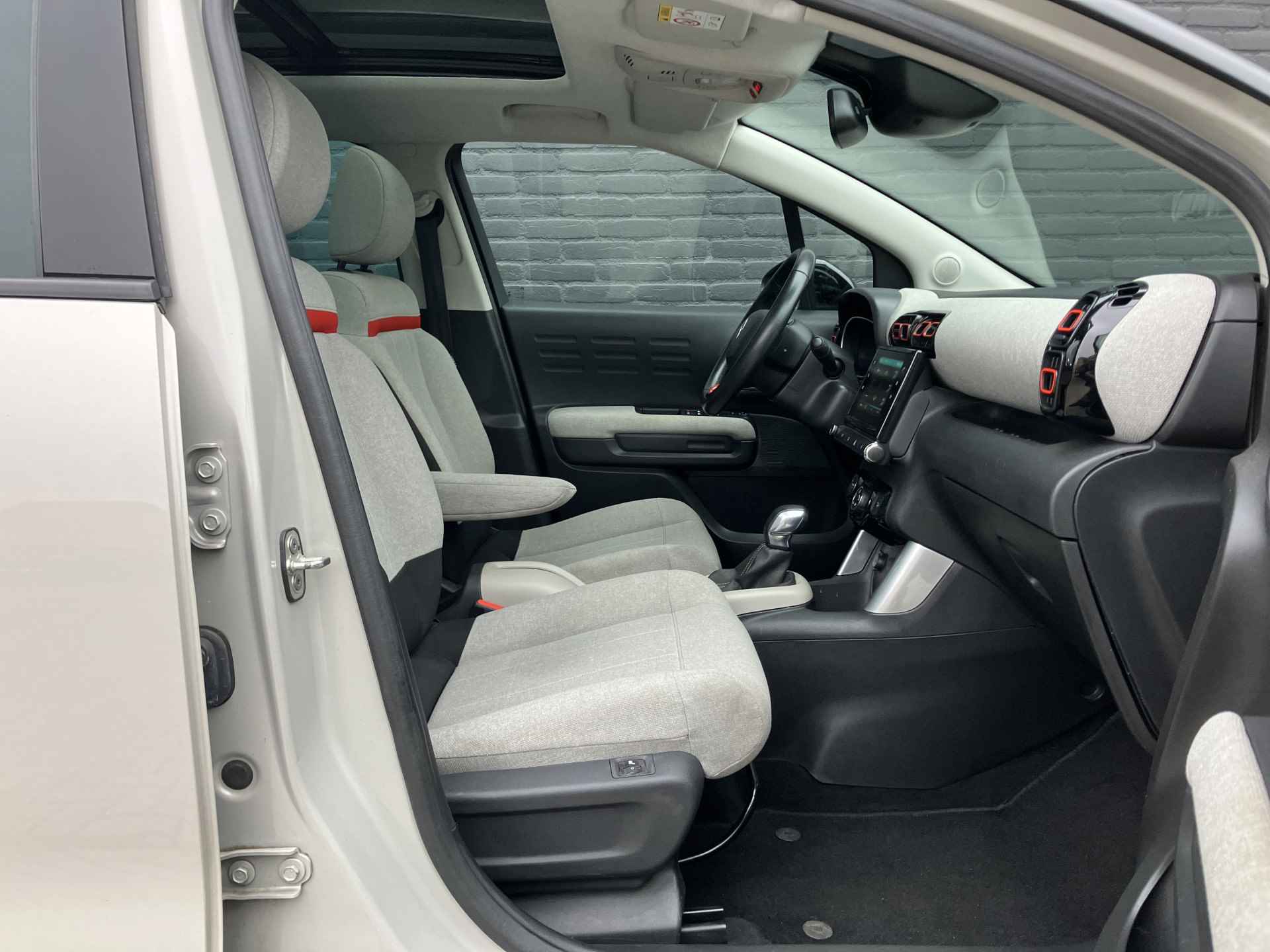 Citroën C3 Aircross 1.2 PureTech S&S Shine AUT. | navigatie | panoramadak | camera | apple carplay/android auto | keyless entry - 19/40