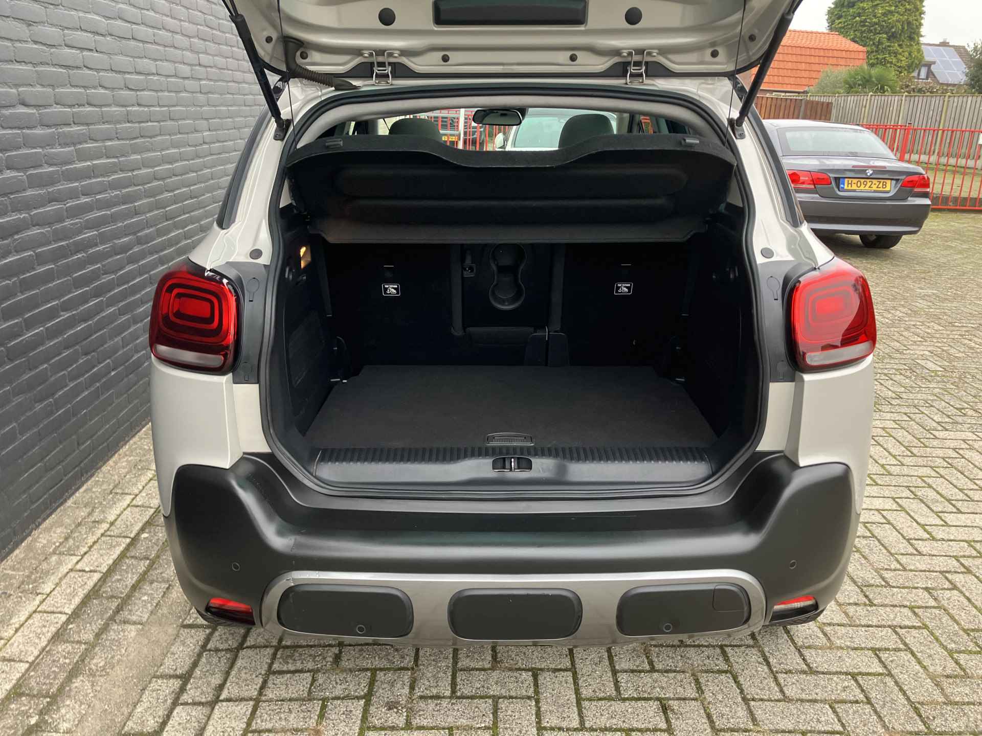 Citroën C3 Aircross 1.2 PureTech S&S Shine AUT. | navigatie | panoramadak | camera | apple carplay/android auto | keyless entry - 24/40