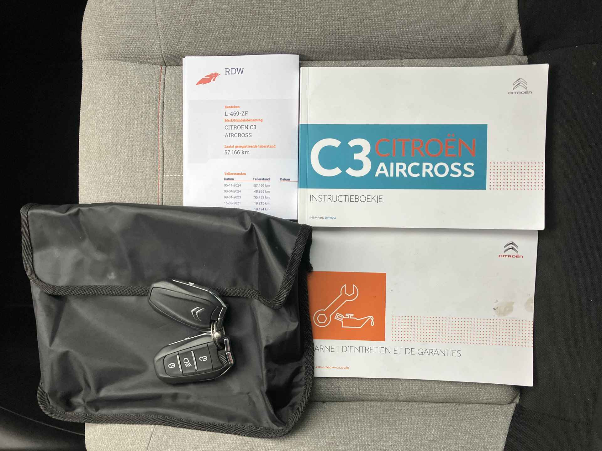 Citroën C3 Aircross 1.2 PureTech S&S Shine AUT. | navigatie | panoramadak | camera | apple carplay/android auto | keyless entry - 40/40