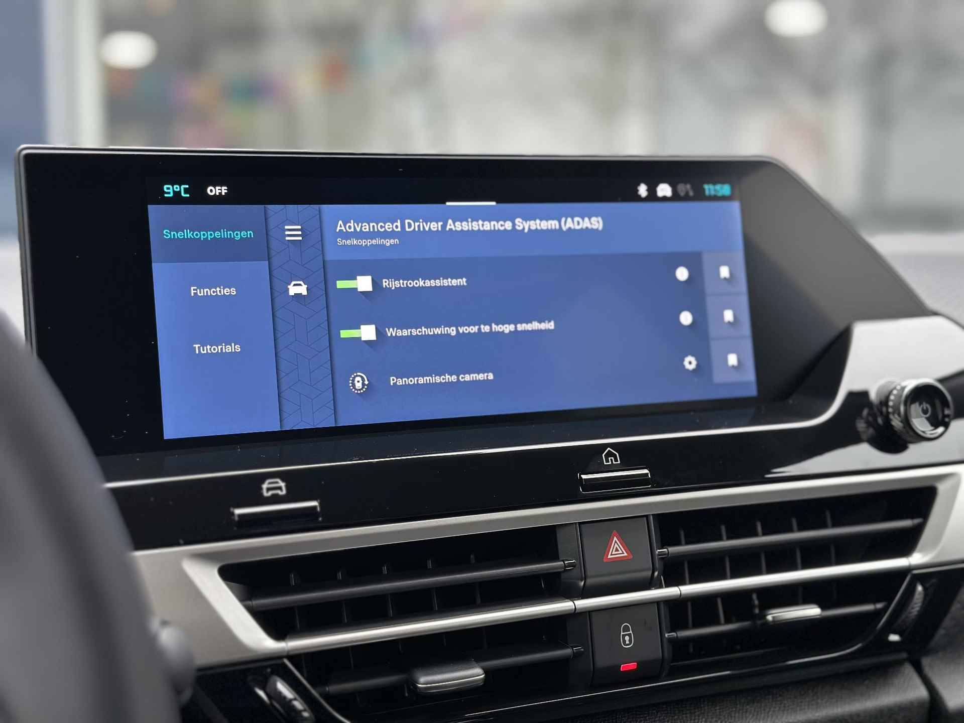 Citroen Ë-C4 Max 54 kWh 156pk | Facelift!! | Parkeercamera/-sensoren (voor/achter) | Draadloze Carplay | DAB | Comfort Stoelen | Head-Up Display | LED | Draadloze telefoonlader | Skiluik | Stoel-/Stuurverwarming | - 19/35