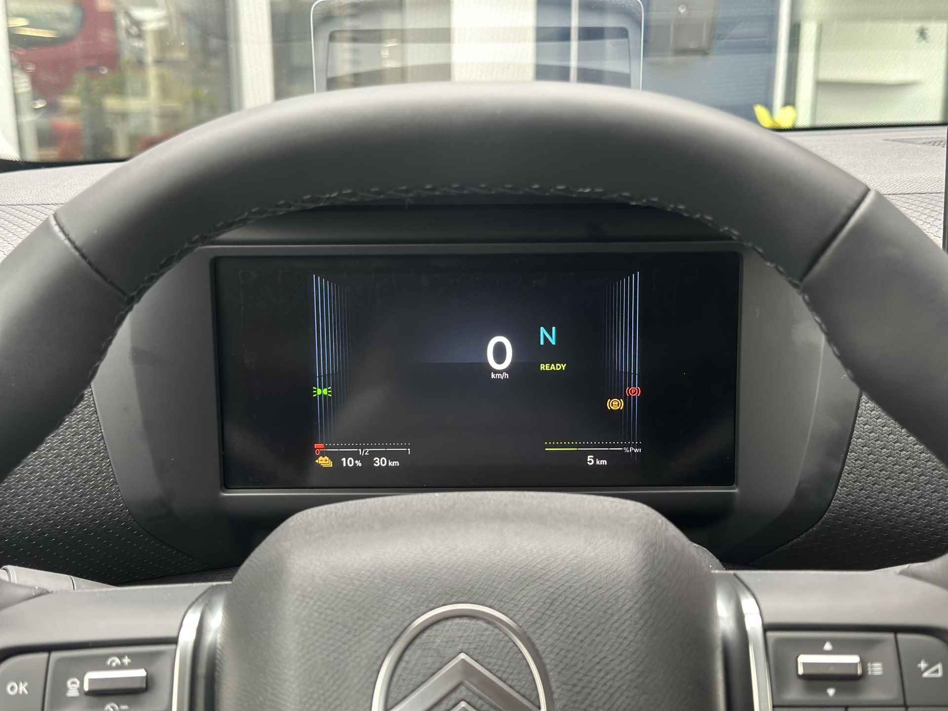 Citroen Ë-C4 Max 54 kWh 156pk | Facelift!! | Parkeercamera/-sensoren (voor/achter) | Draadloze Carplay | DAB | Comfort Stoelen | Head-Up Display | LED | Draadloze telefoonlader | Skiluik | Stoel-/Stuurverwarming | - 30/35