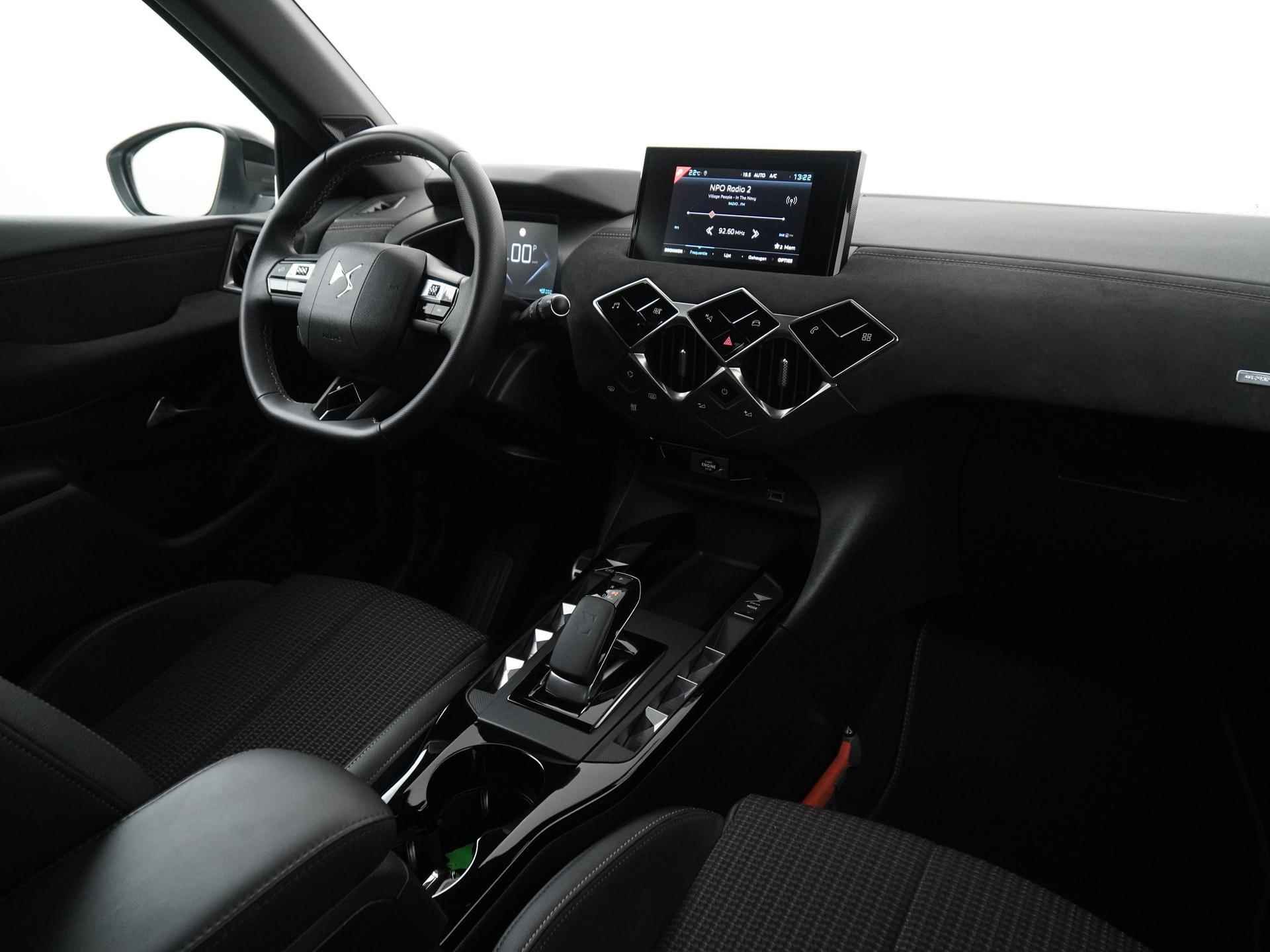 DS 3 Crossback E-Tense Performance Line 50 kWh 19945 na subsidie | Camera | Alcantara | Virtual Cockpit | Zondag Open! - 2/36