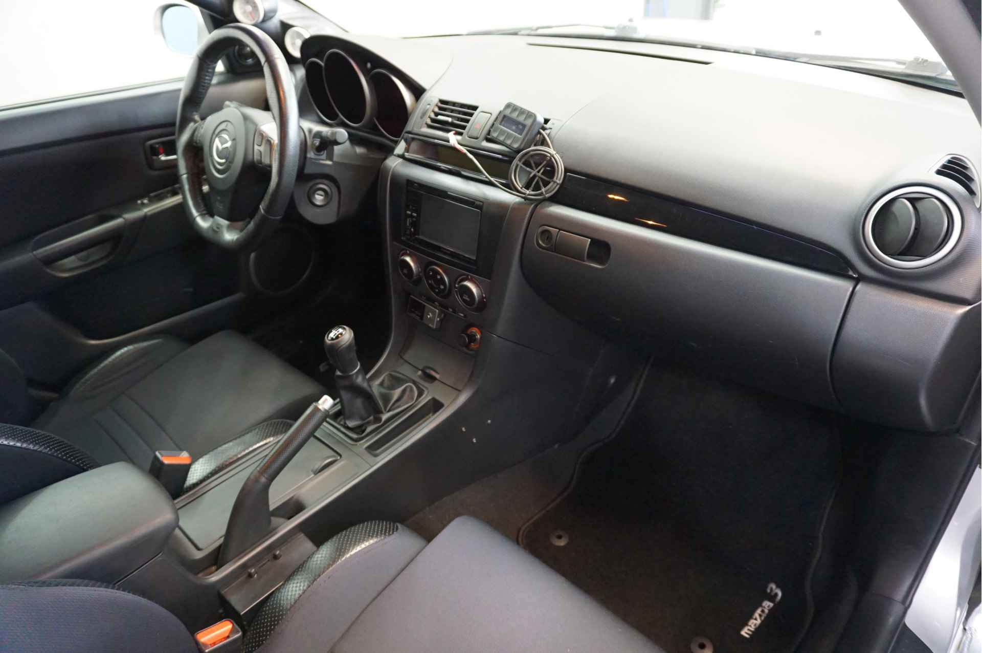 Mazda 3 2.0 CiTD Executive ✅Airco✅Cruise Controle✅Lucht & Elektronische Vering✅AirSuspesion✅Kuip stoelen - 15/29