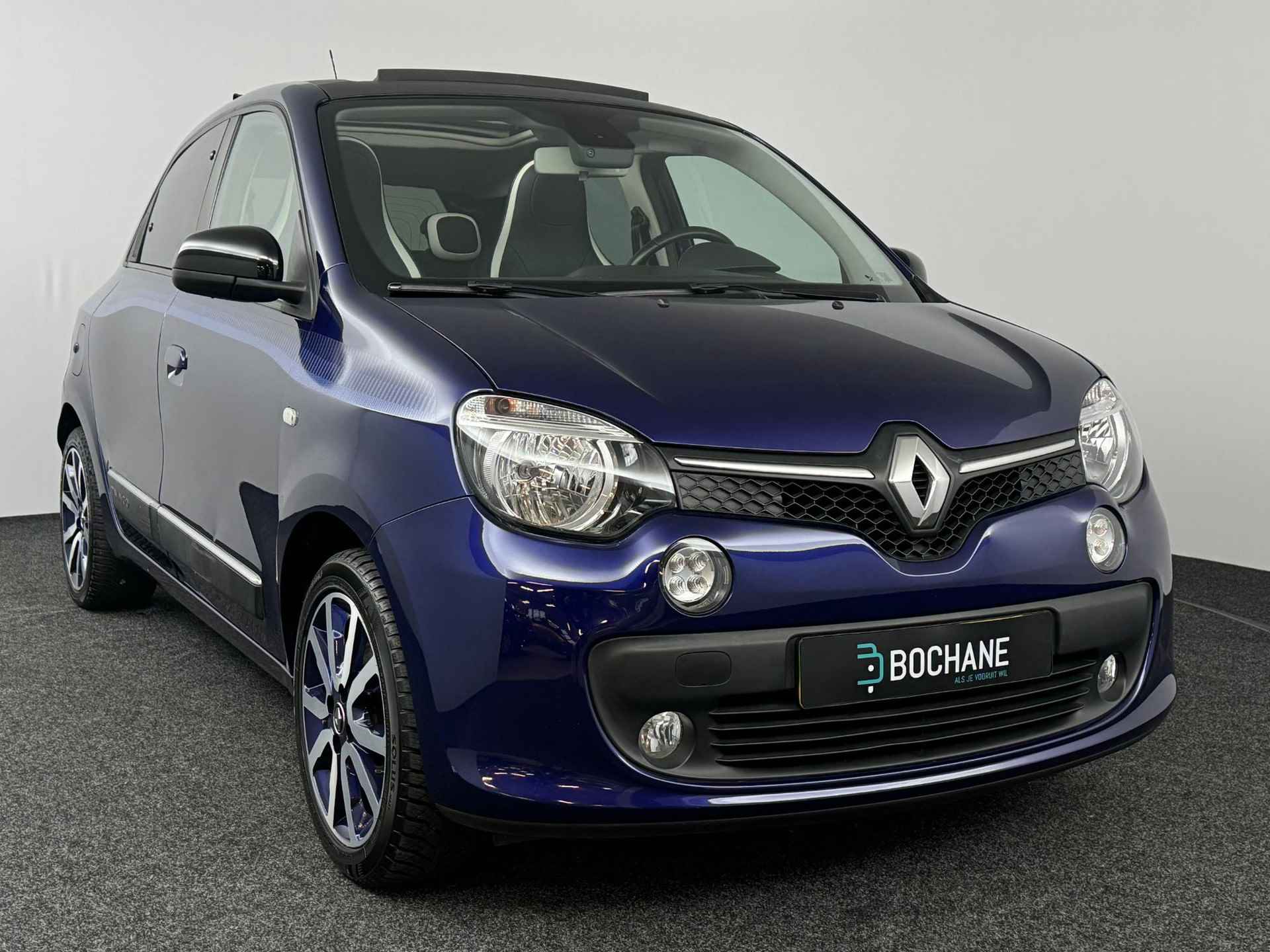 Renault Twingo 0.9 TCe 90 EDC Série Signature VIVA | Panoramadak | Stoelverwarming | Climate control | Cruise control | Parkeersensoren en achteruitrijcamera - 7/37