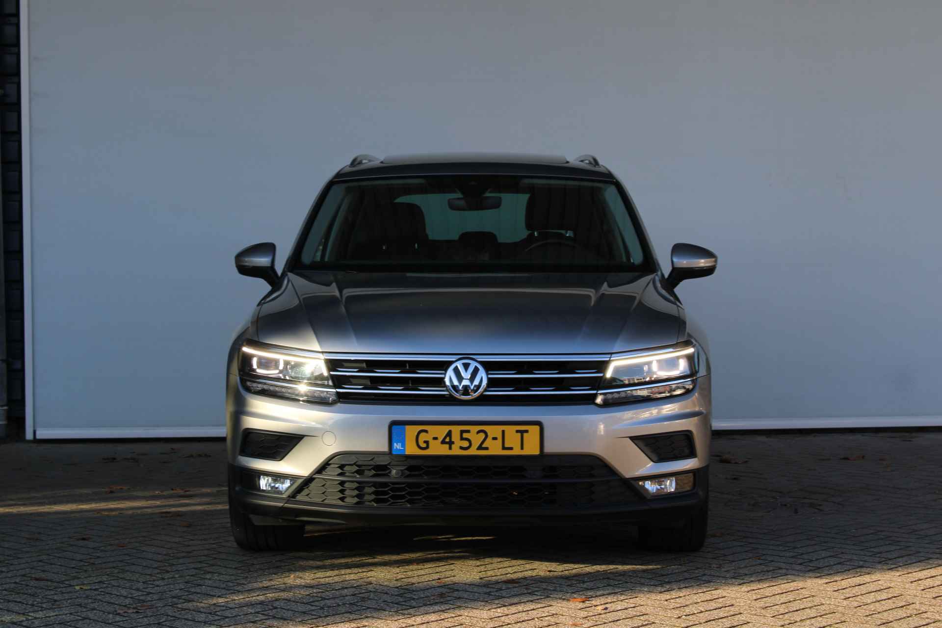 Volkswagen Tiguan 1.5 TSI Comfortline Business PANO/LEDER/ LED / ADAPTIEF/18INCH/NAVI/KEYLESS/WINTERPAKKET - 11/41