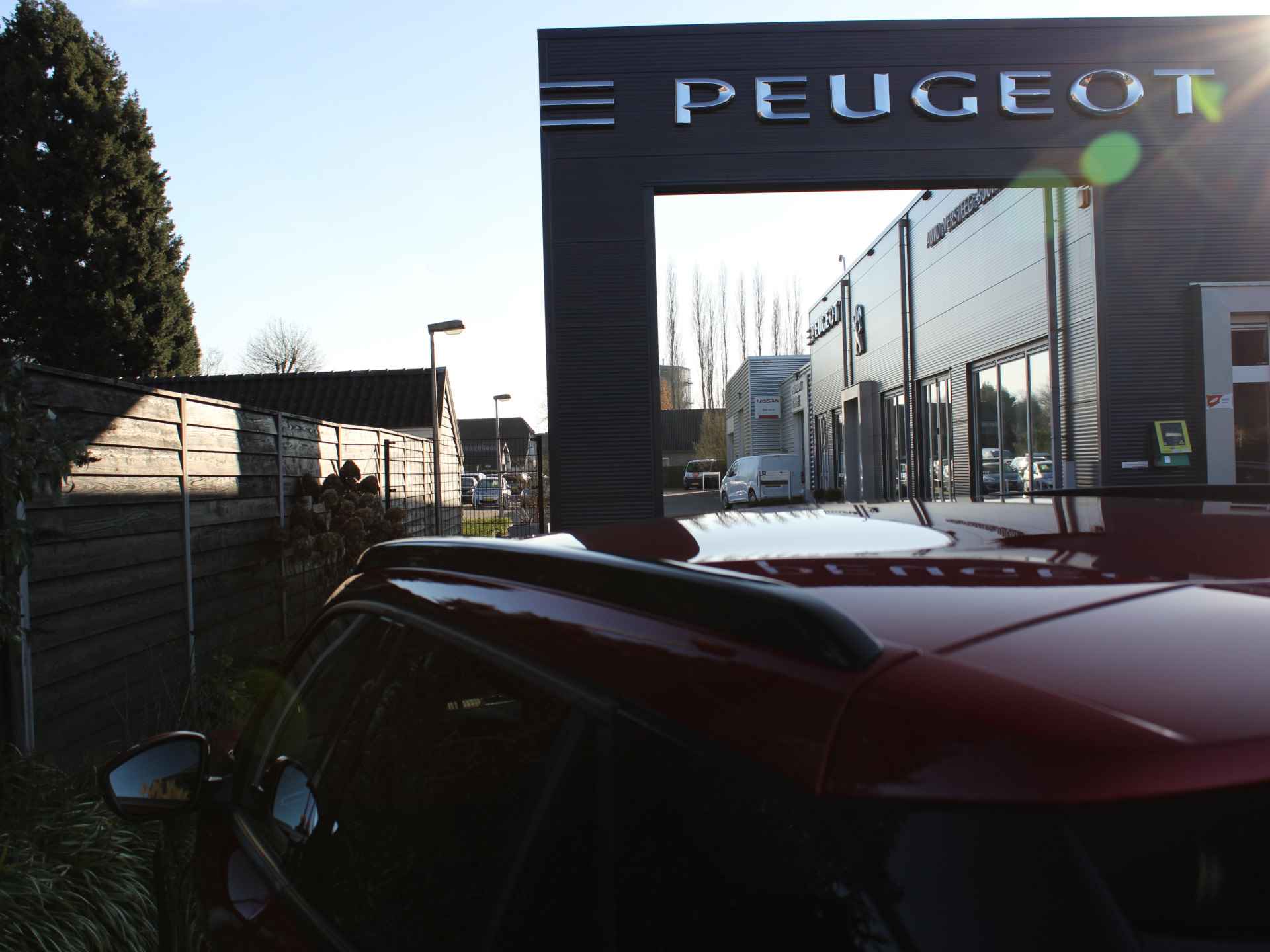 Peugeot 2008 1.2 PureTech 100PK Allure Trekhaak, Navigatie, Camera Achter, Extra Getint Glas, Parkeersensor voor & achter - 15/49