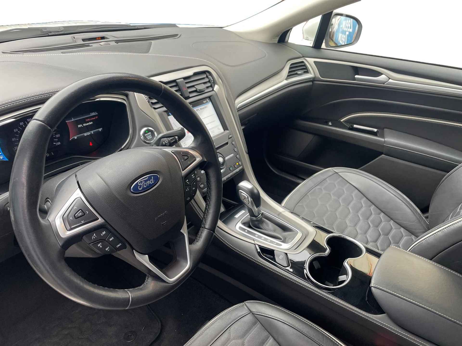 Ford Mondeo 2.0 IVCT HEV Vignale | Stoel-en voorruitverwarming | Achteruitrijcamera | Elektr. geheugenstoelen | Lederen bekleding | 12 maanden garantie! | - 8/26