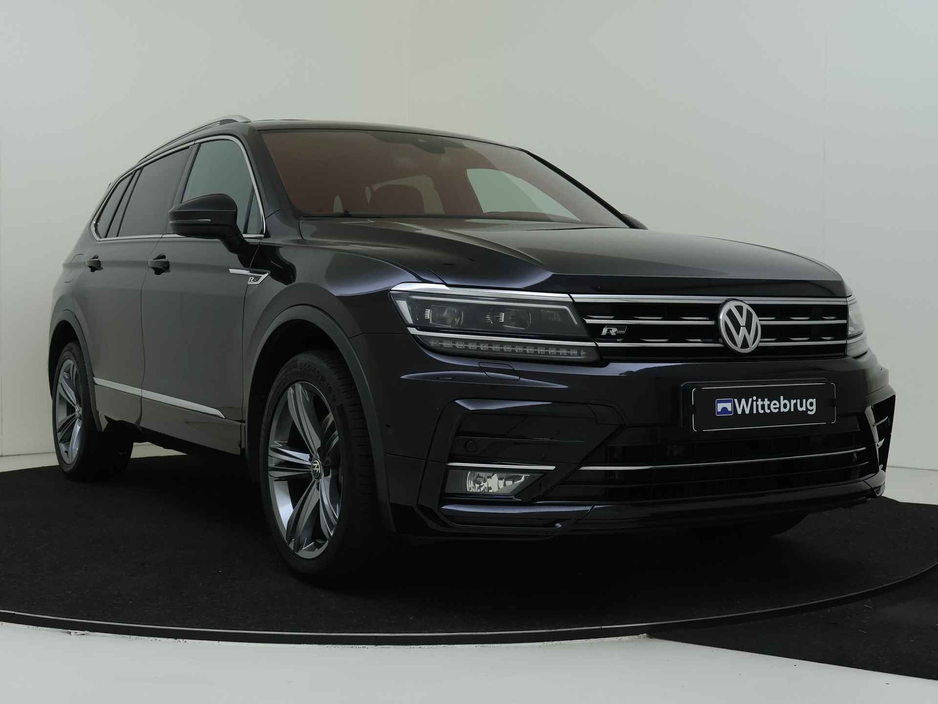 Volkswagen Tiguan Allspace 2.0 TSI 4Motion Highline Business R 191 pk Automaat | Trekhaak | R-Line exterieur | 2300 kg Trekgewicht - 4/37