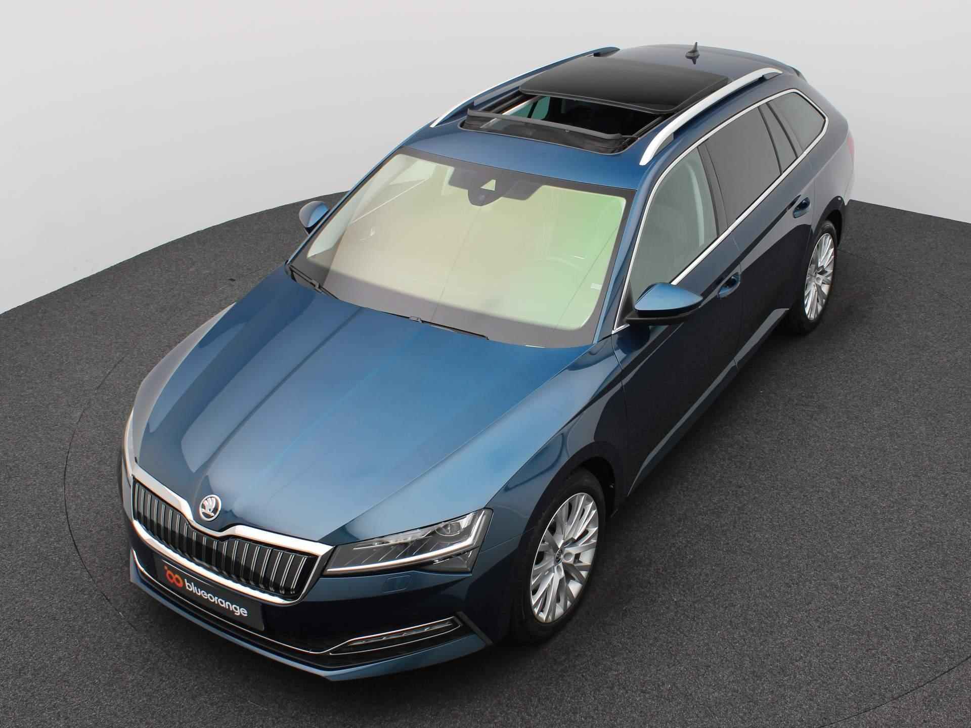 Skoda Superb Combi 1.4 TSI iV Business Edition Plus 218PK DSG Panoramadak, trekhaak, 360 gr. camera, winterppaket Plus, keyless, side assist, virtual pedal, 18'' lichtmetaal - 14/51