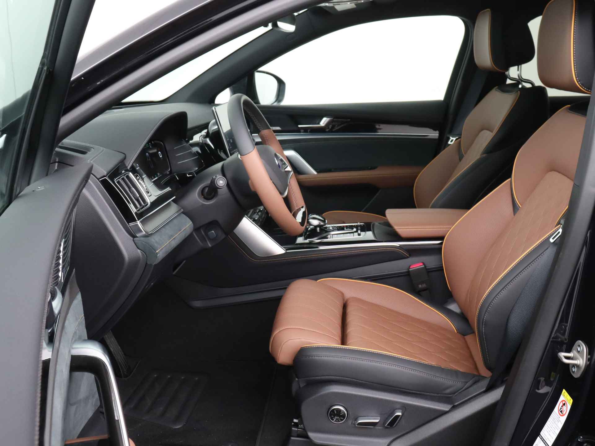 BYD TANG AWD Executive 86 kWh | €10.000 Voorraad Voordeel! Direct Rijden! | Digital Cockpit | Navigatie | Stoelverwarming/-koeling | - 15/45