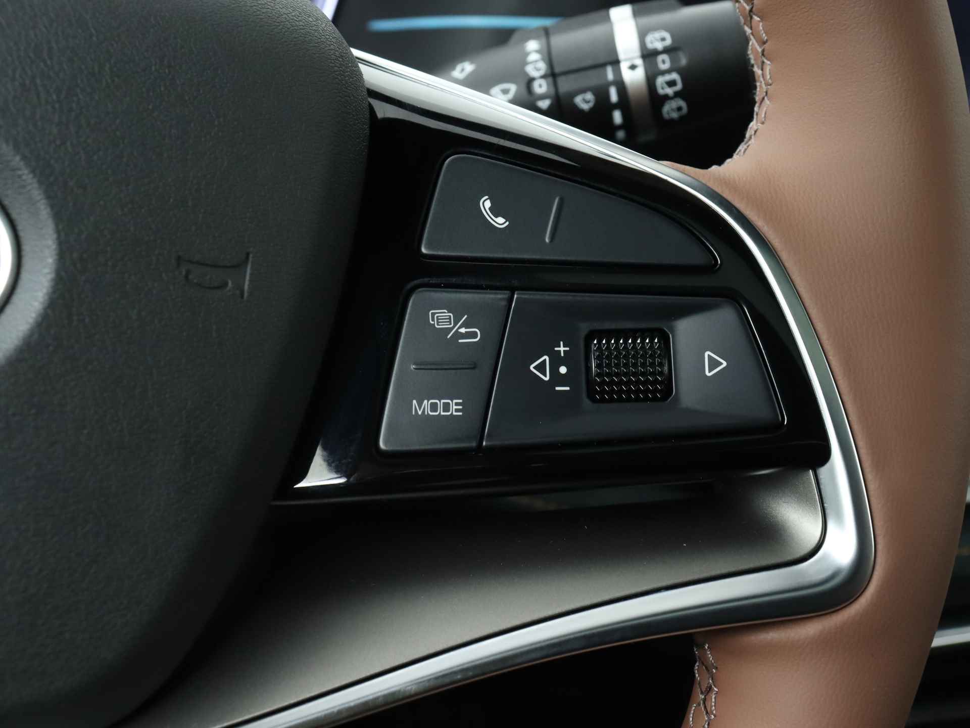 BYD TANG AWD Executive 86 kWh | €10.000 Voorraad Voordeel! Direct Rijden! | Digital Cockpit | Navigatie | Stoelverwarming/-koeling | - 18/45