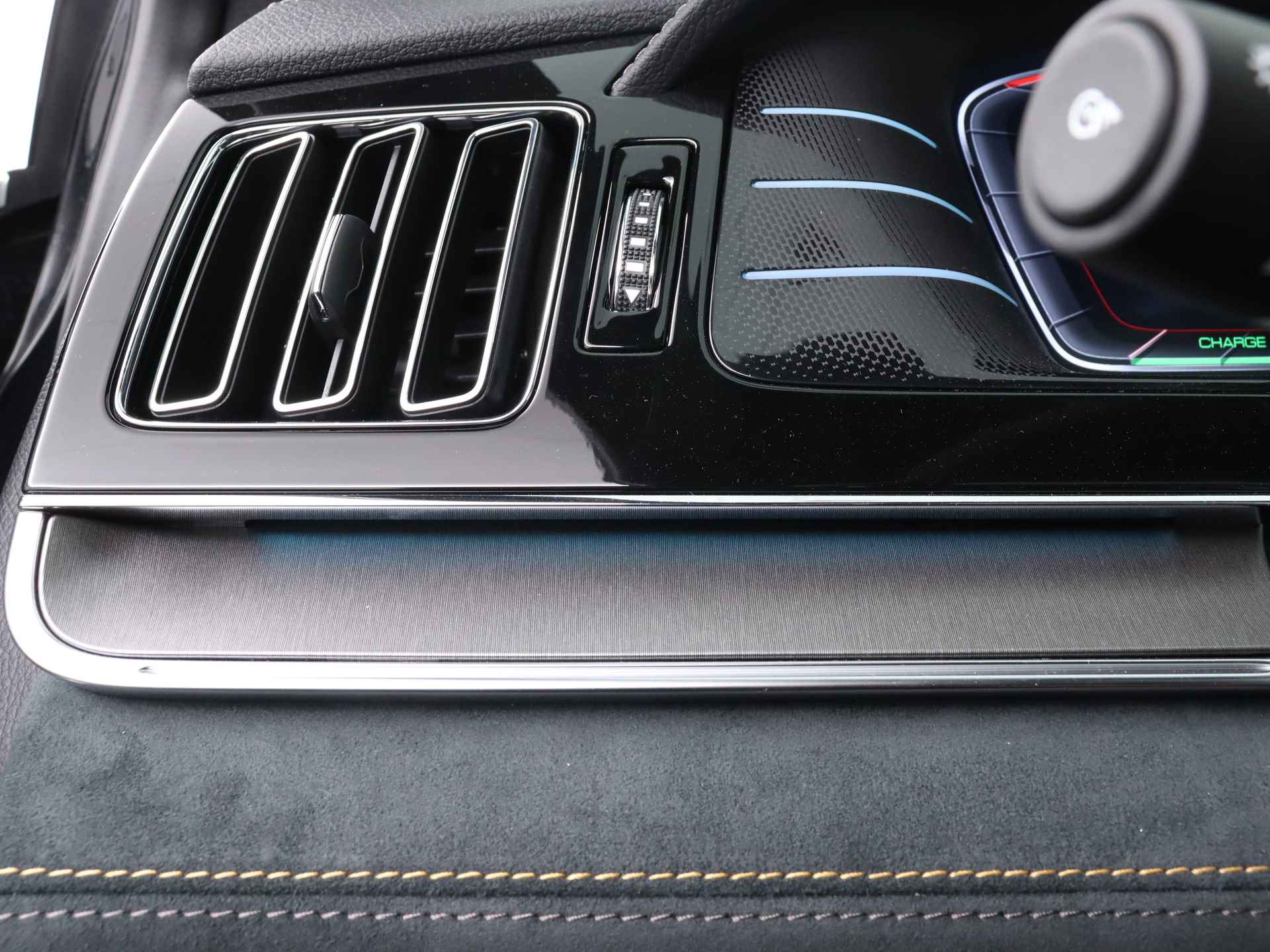 BYD TANG AWD Executive 86 kWh | €10.000 Voorraad Voordeel! Direct Rijden! | Digital Cockpit | Navigatie | Stoelverwarming/-koeling | - 28/45