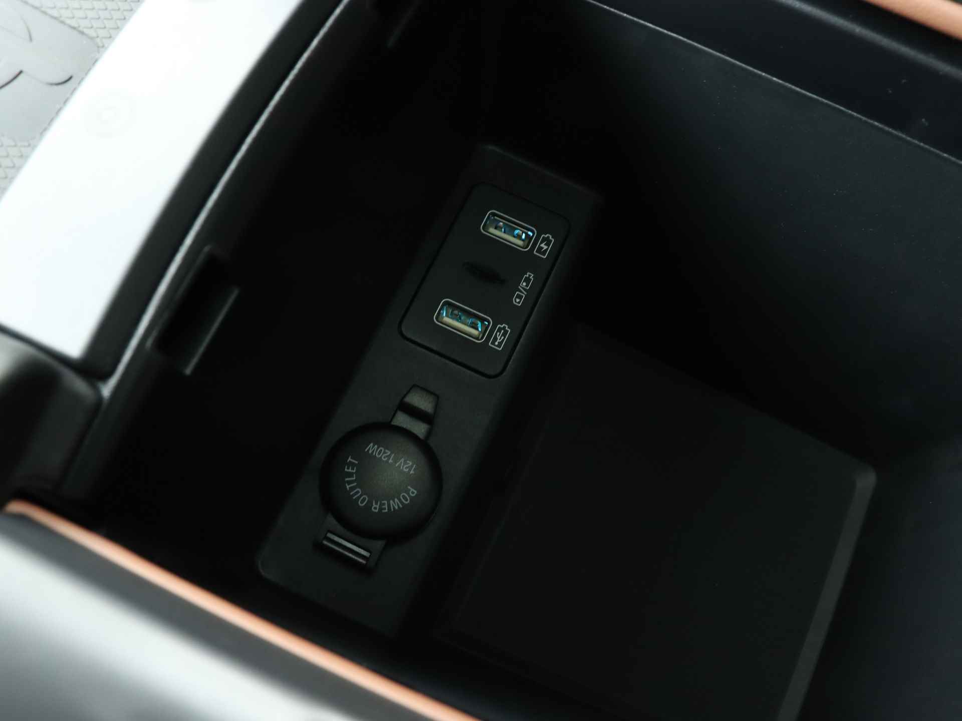 BYD TANG AWD Executive 86 kWh | €10.000 Voorraad Voordeel! Direct Rijden! | Digital Cockpit | Navigatie | Stoelverwarming/-koeling | - 29/45