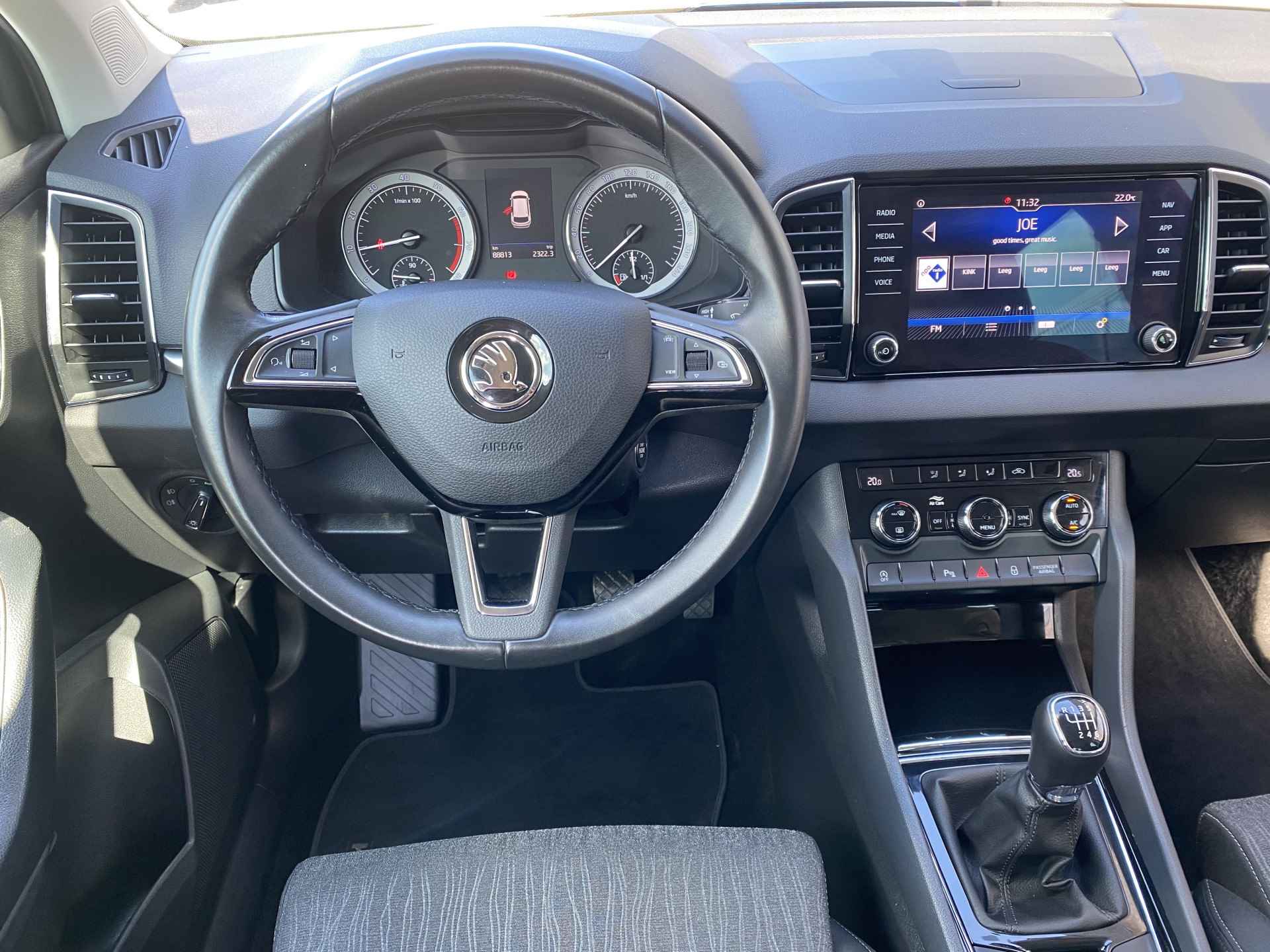 Škoda Karoq 1.0 TSI Business Edition / TREKHAAK/ CAMERA/ PARK. SENSOREN/ LED/ CRUISE/ KEYLESS/ APP CONNECT/ NAVI/ CLIMA/ DAB/ 18" LMV/ - 10/41