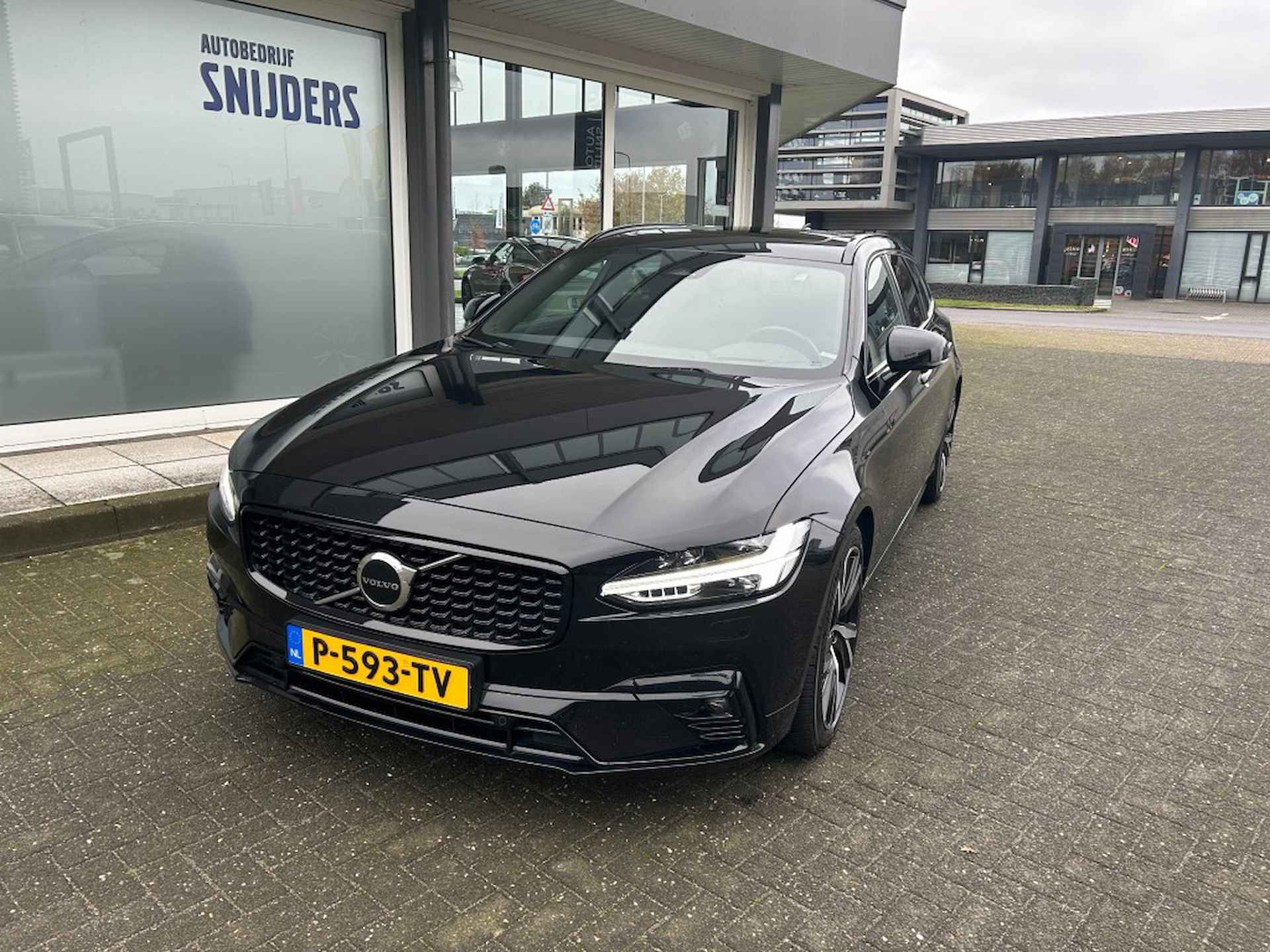 VOLVO V90 2.0 B5 R-DESIGN FULL OPTIONS Modeljaar 2022 - 2/38