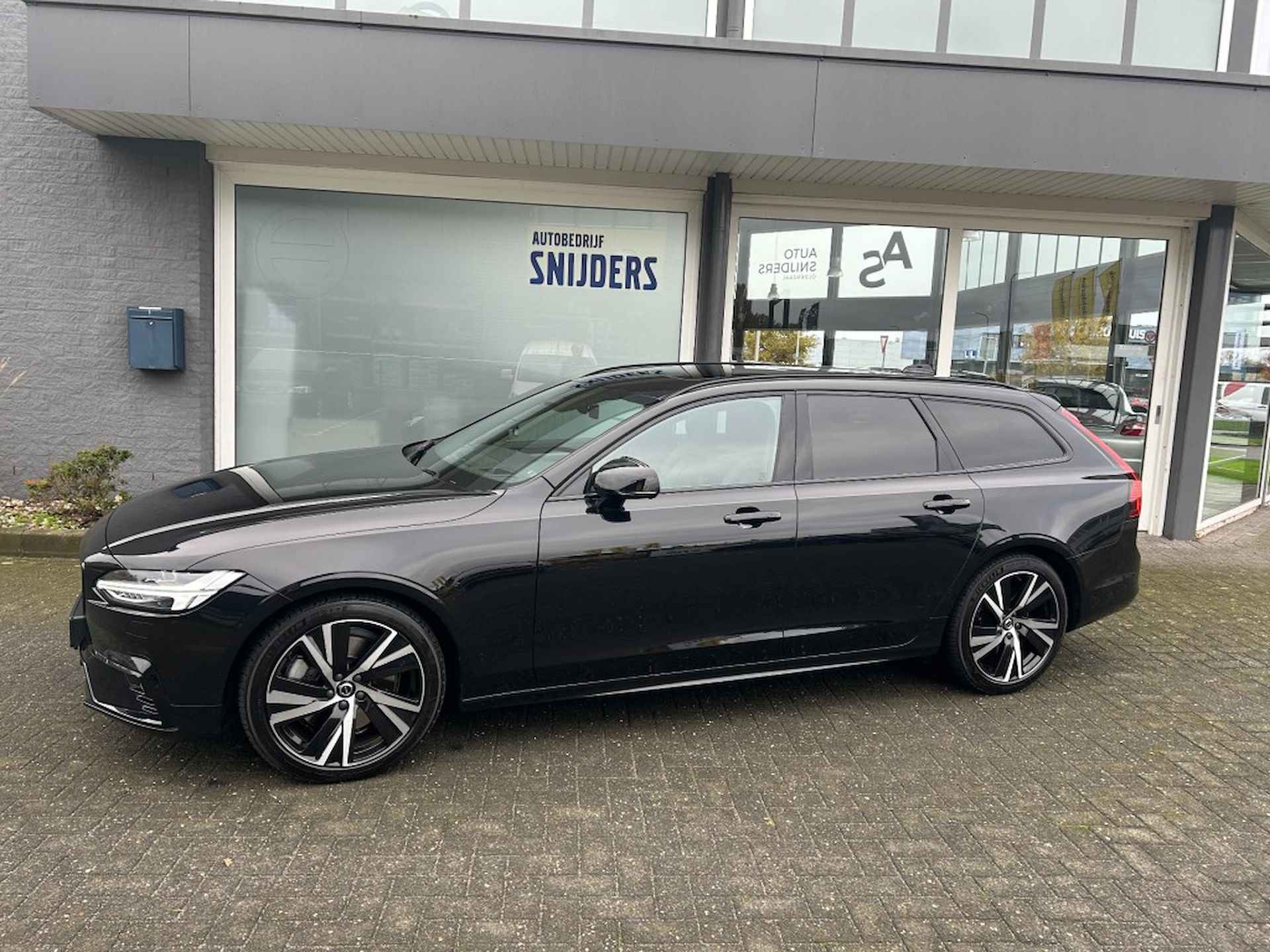 VOLVO V90 2.0 B5 R-DESIGN FULL OPTIONS Modeljaar 2022 - 4/38