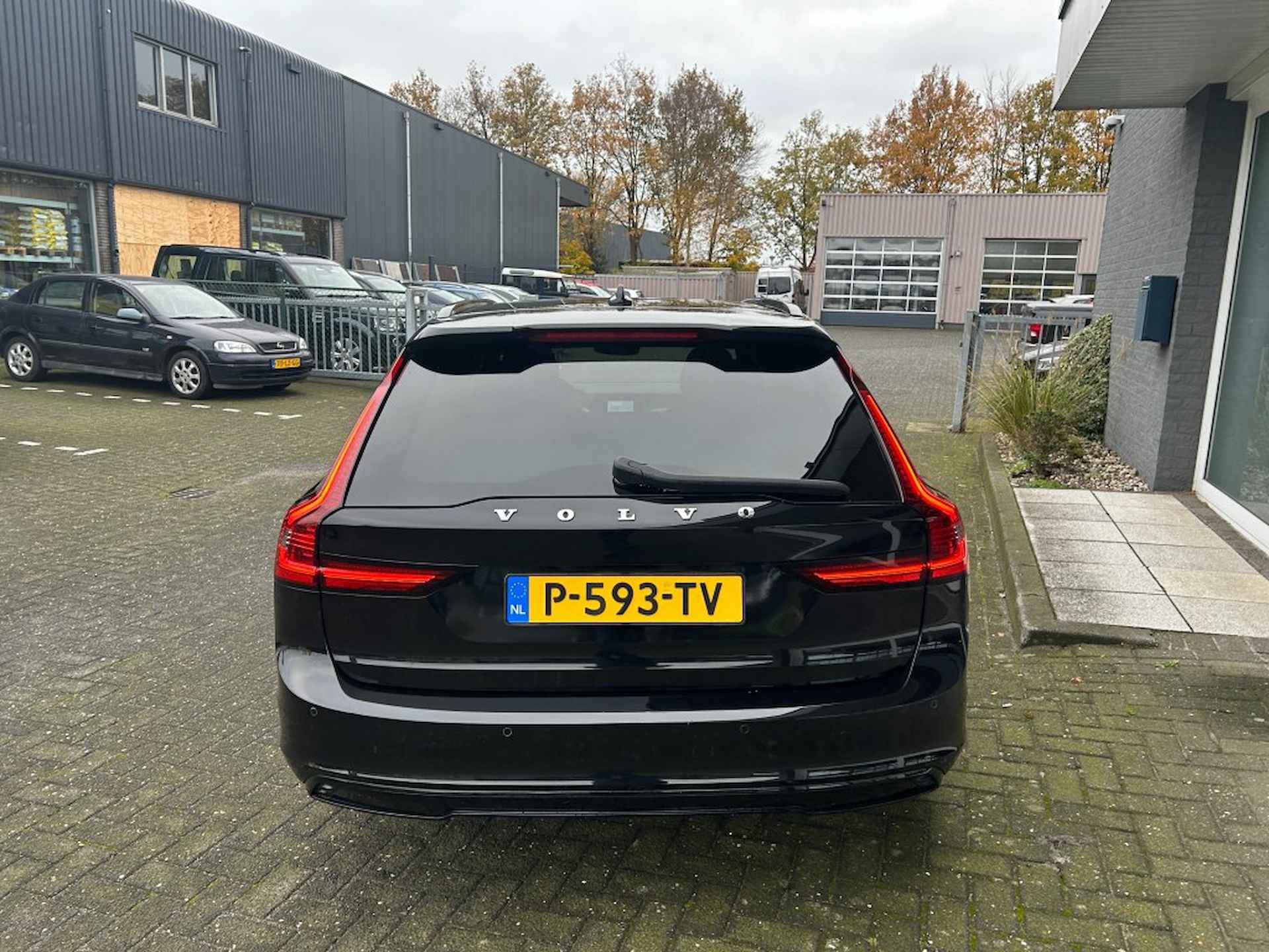 VOLVO V90 2.0 B5 R-DESIGN FULL OPTIONS Modeljaar 2022 - 8/38