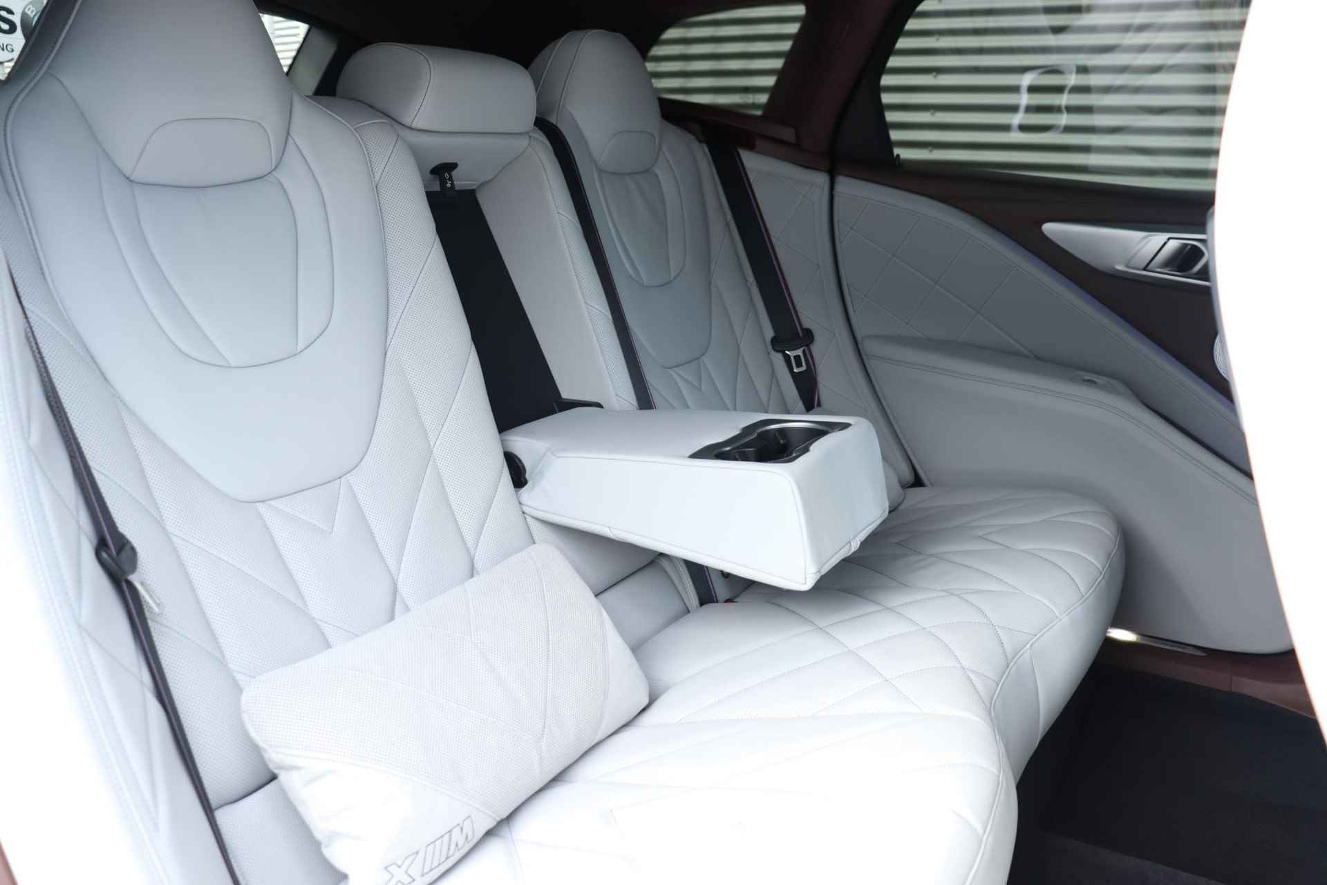 BMW XM | High Executive | Driving Assistant Professional | Bowers & Wilkins | M Driver's Pack | Stoelventilatie | Soft-Close | Comfort Access | 23''LMV - 11/46