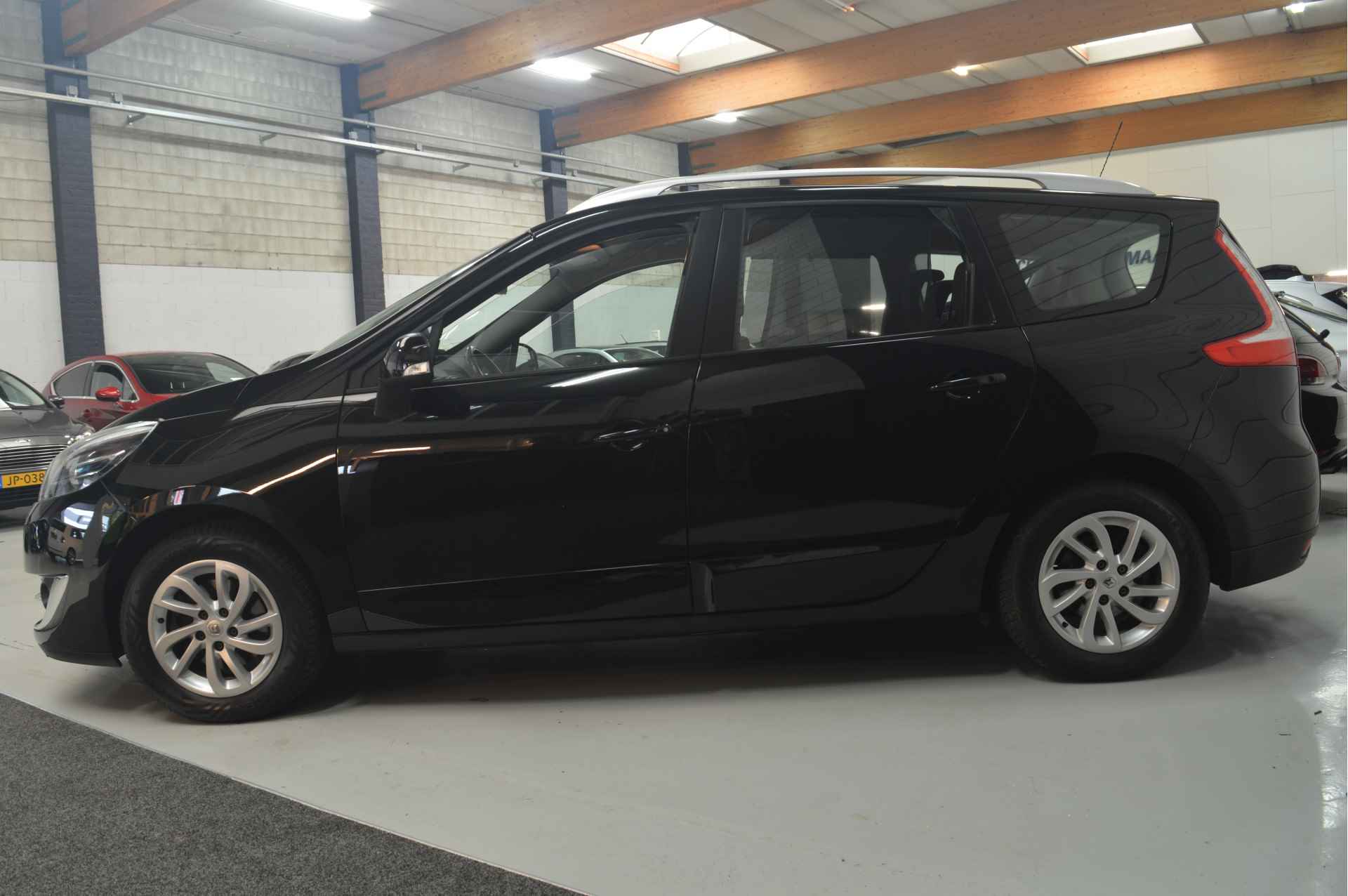 Renault Grand Scénic 1.2 TCe Bose 7persoons // 142.000 km // CLIMA // NAVI // CRUISE // TREKHAAK // - 6/26