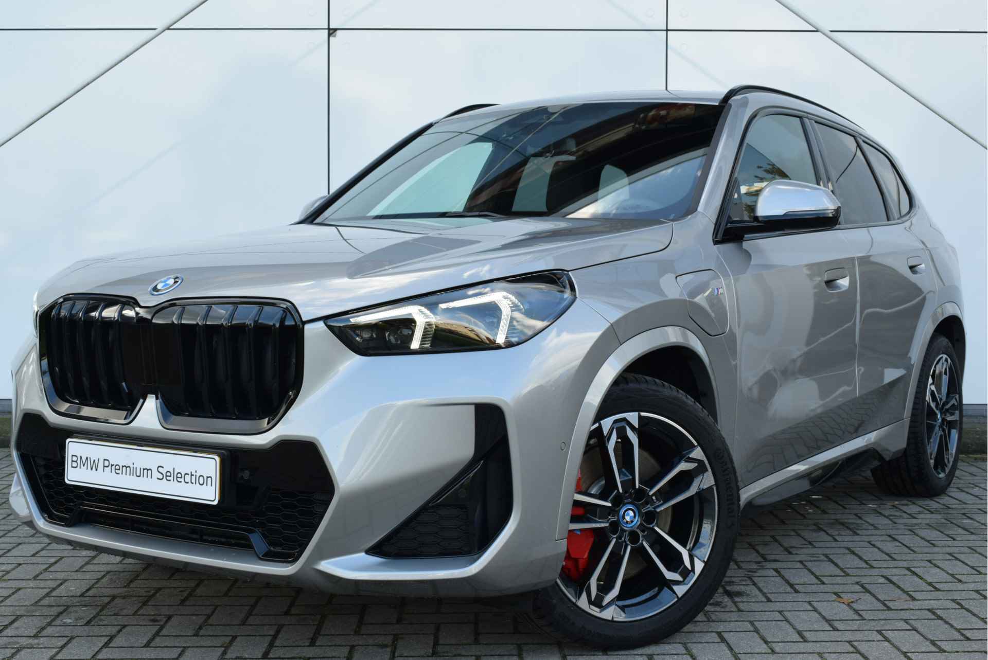 BMW X1 xDrive25e High Executive M Sport Automaat / Panoramadak / Trekhaak / Sportstoelen / Adaptieve LED / Comfort Access / M Adaptief onderstel - 31/31