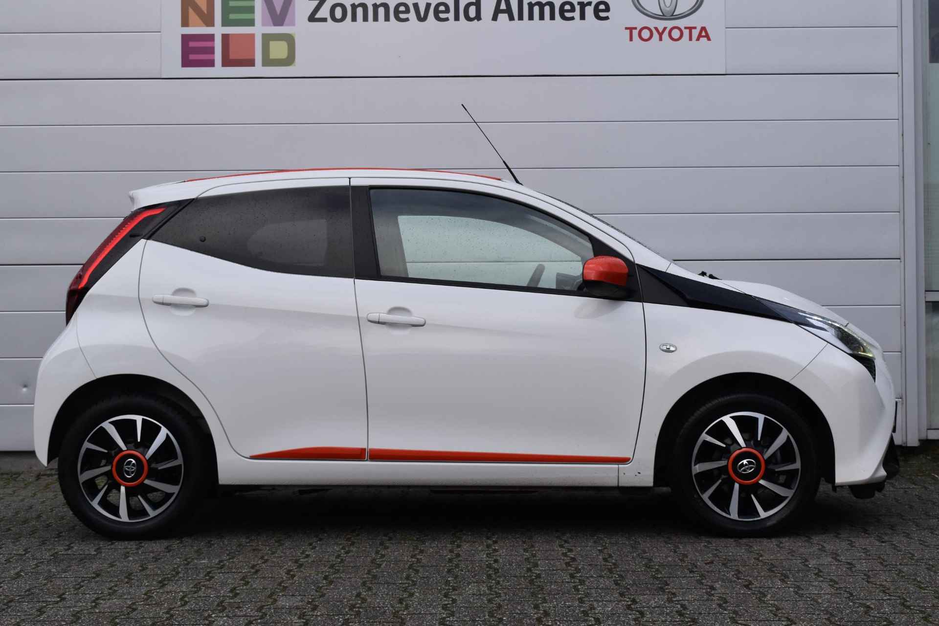 Toyota Aygo 1.0 VVT-i x-cite Cabriodak canvas - 6/26