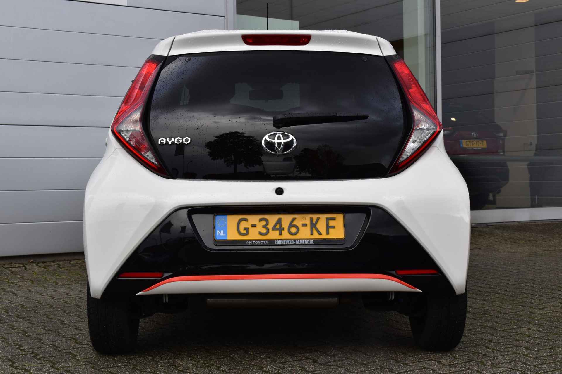 Toyota Aygo 1.0 VVT-i x-cite Cabriodak canvas - 8/26