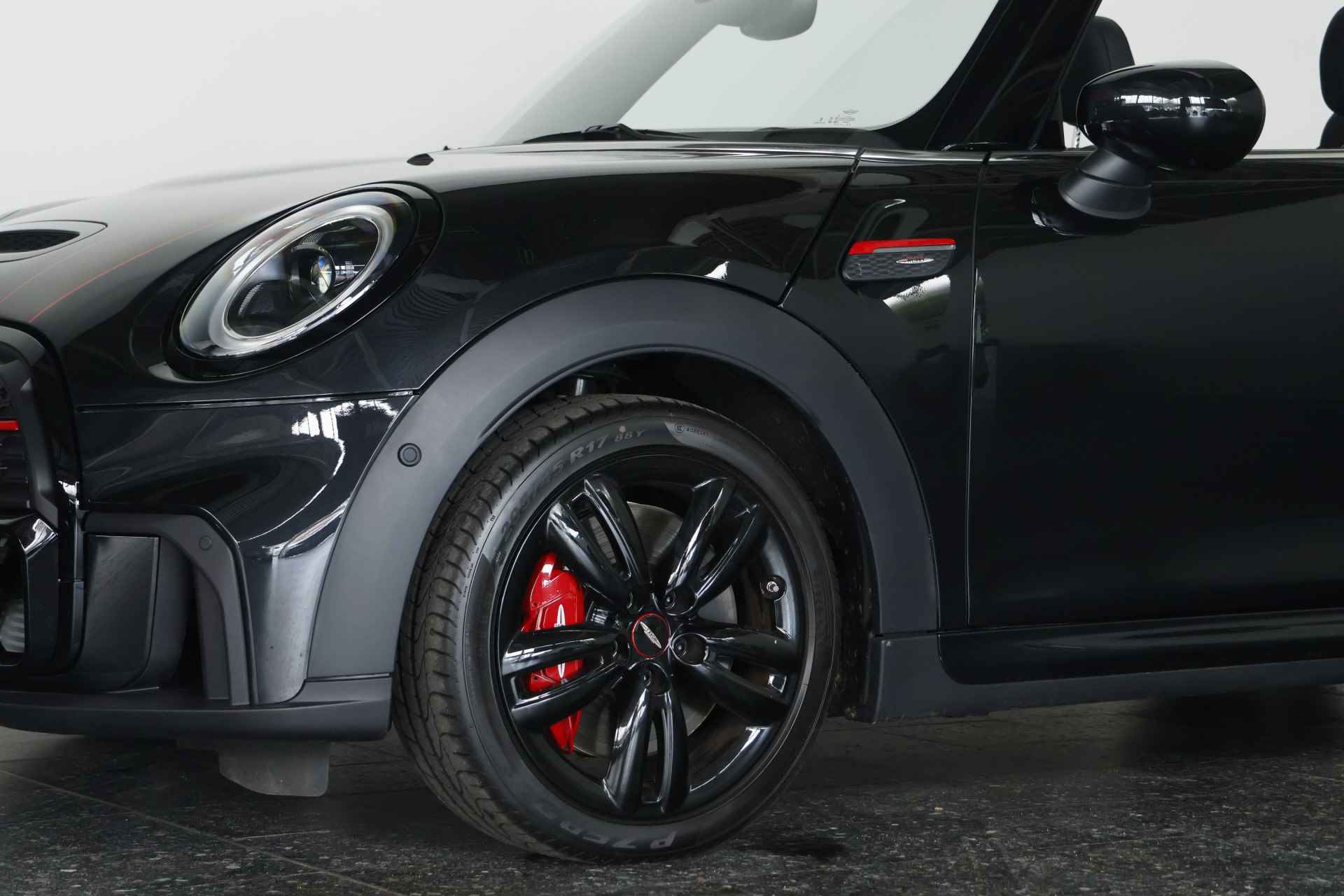 MINI Cabrio 2.0 John Cooper Works JCW Pack 232 pK  Navi / Carplay / Leder / Automaat / ACC / LED - 38/39