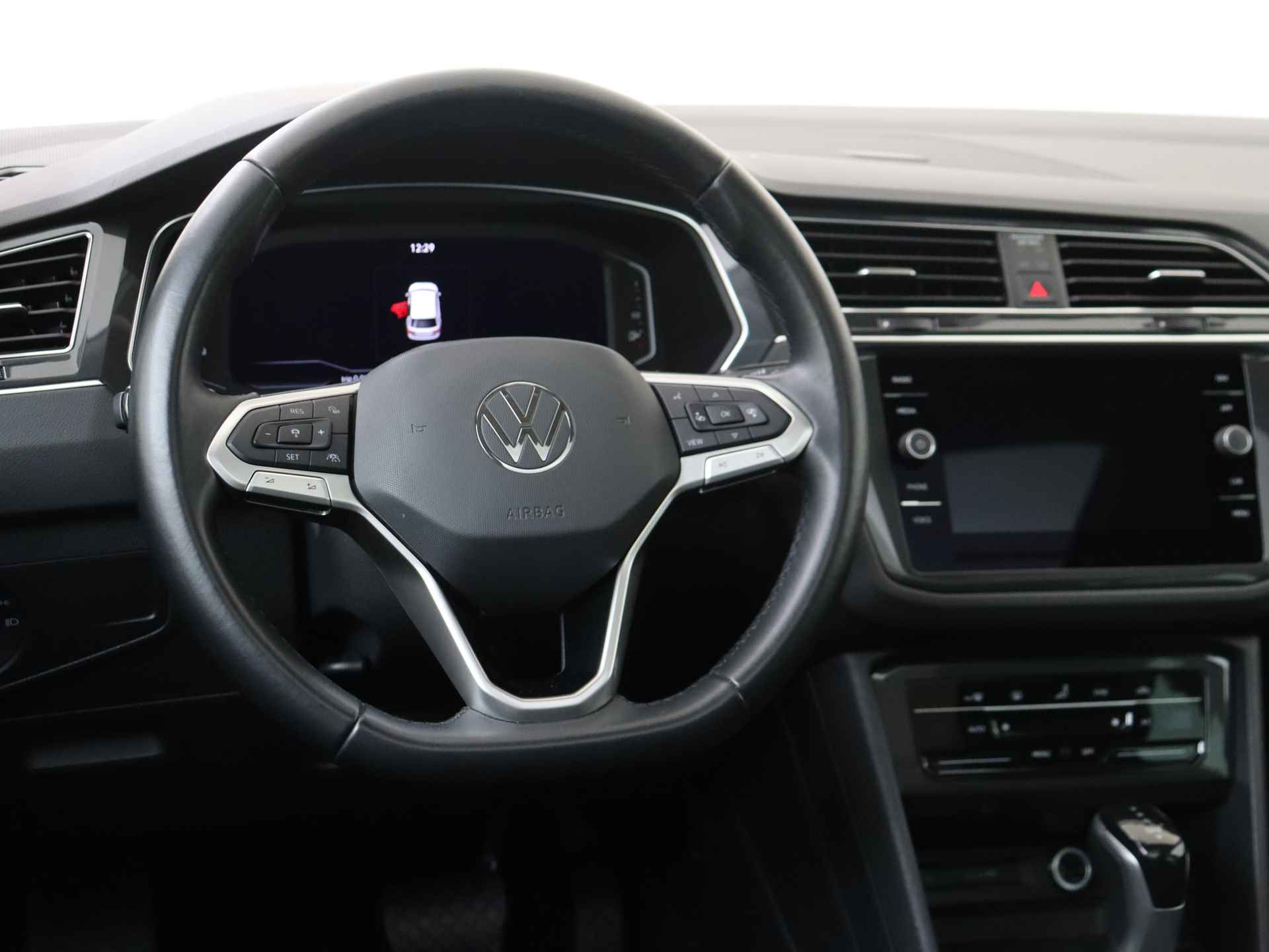 Volkswagen Tiguan 1.4 TSI eHybrid Business Automaat | Panorama dak | Navigatie | Climate Control - 7/40